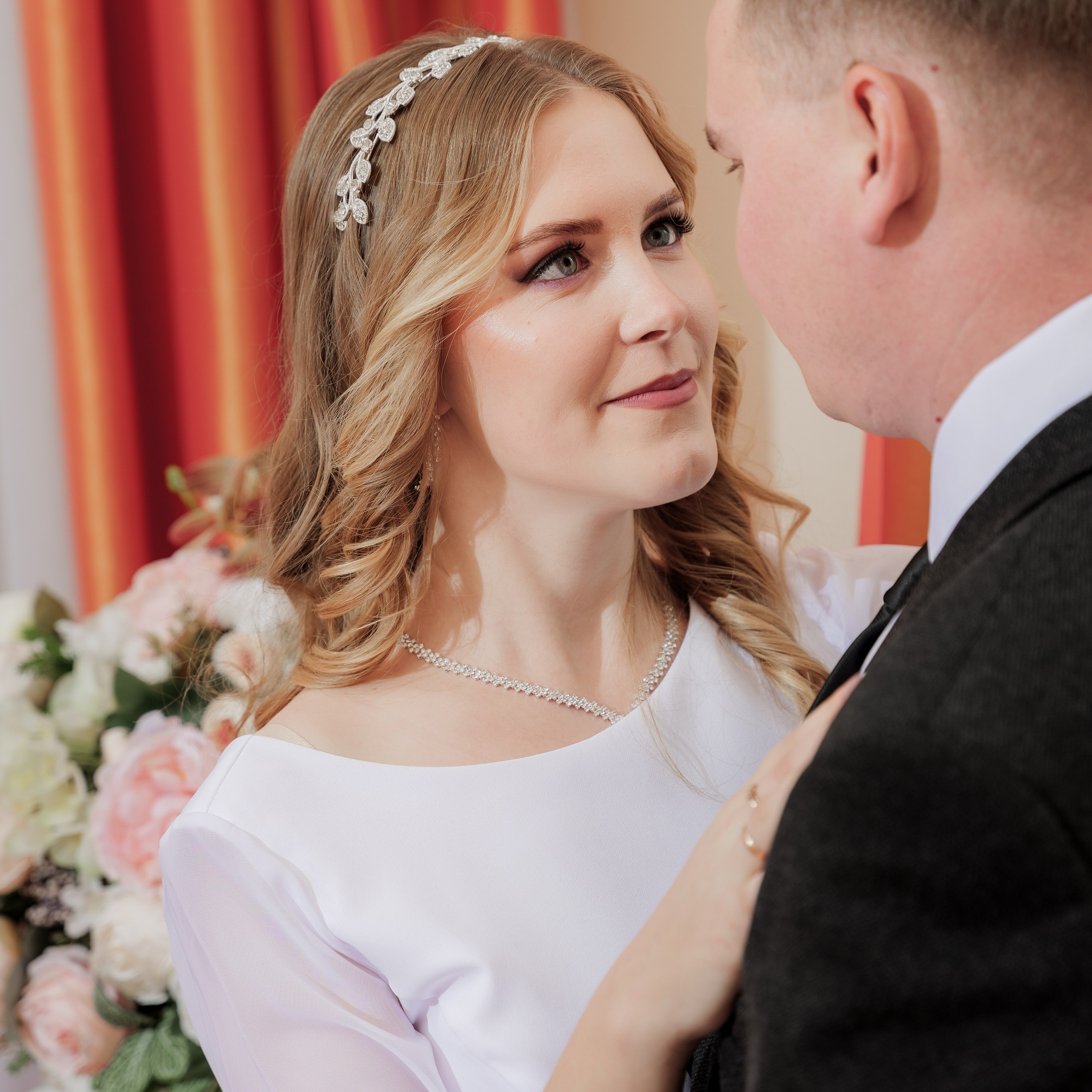 Артём Анжела. Eewa.ru