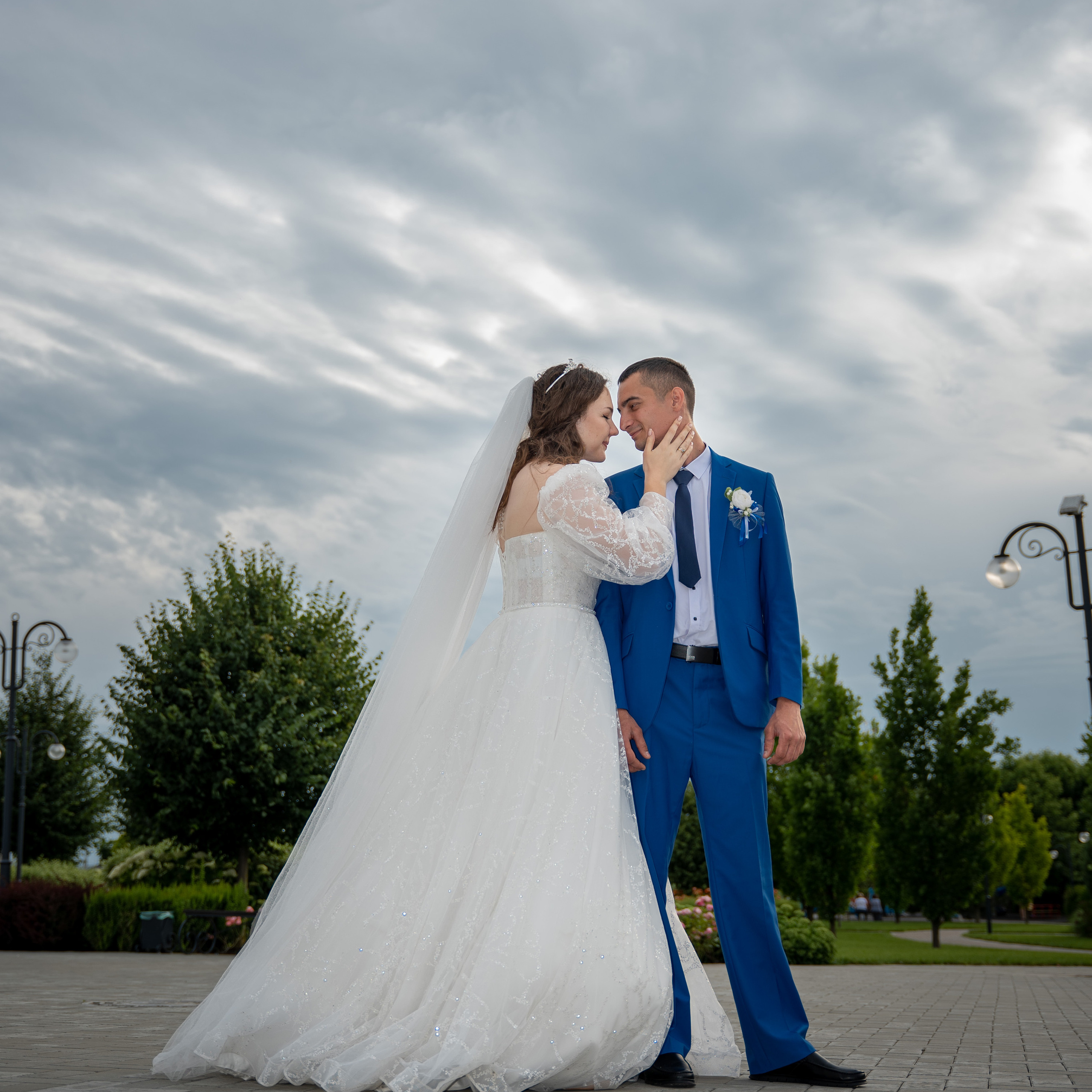 ФОТО ПРОГУЛКА В Свадебный день 2023. Eewa.ru