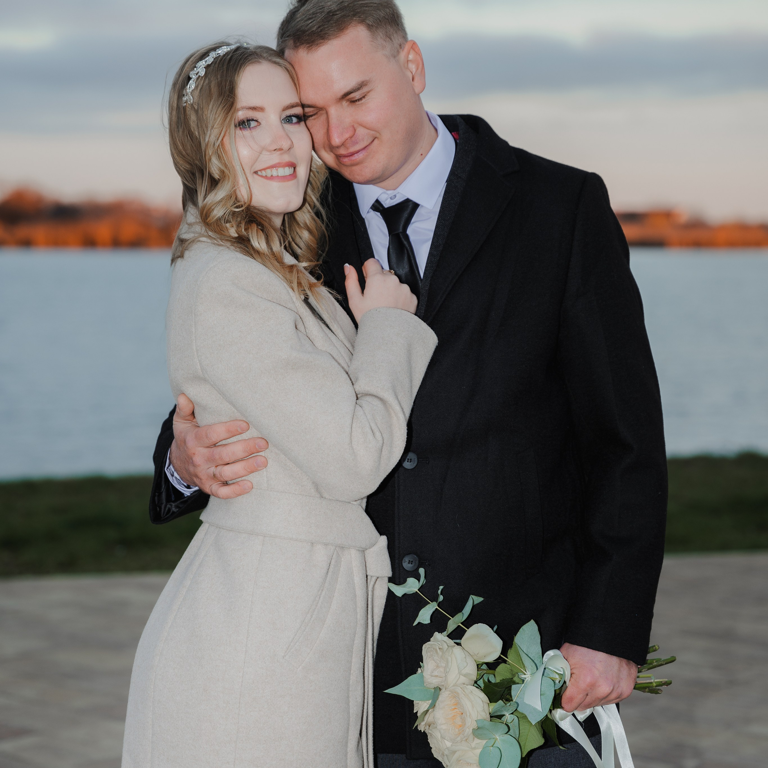 Артём Анжела. Eewa.ru