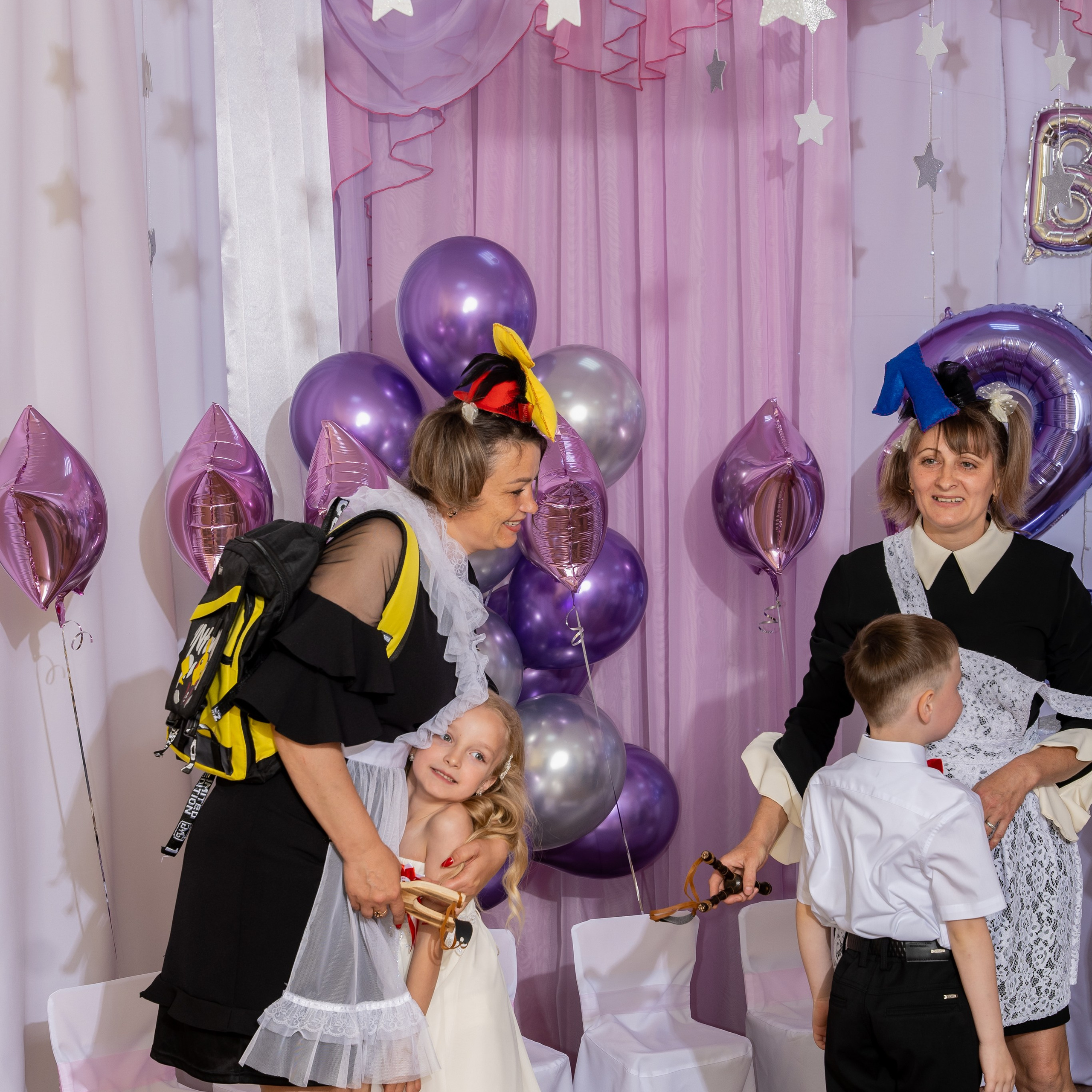 Фотосессия на выпускном утреннике в детсаду 2025. Eewa.ru