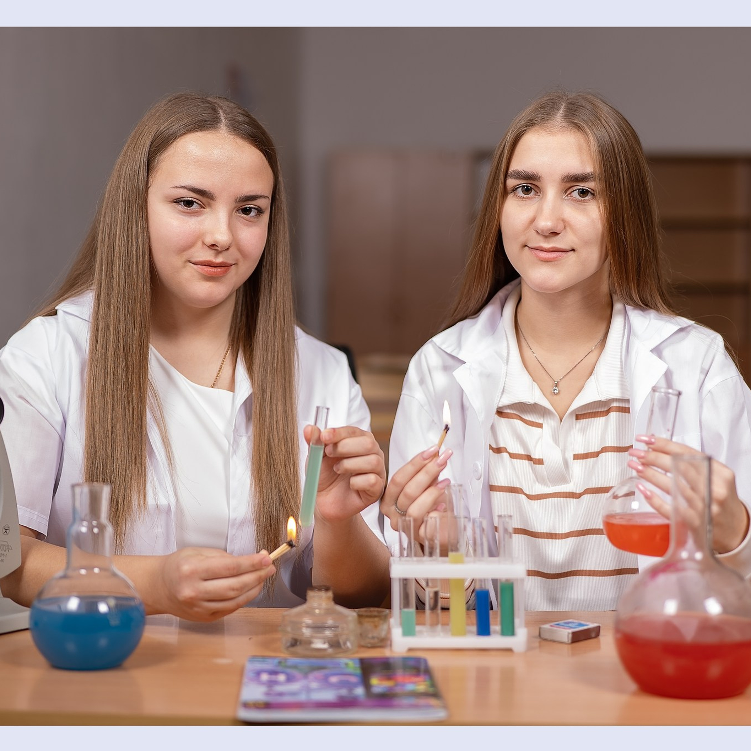 Выпускной альбом 11 класс Сош 13. Eewa.ru