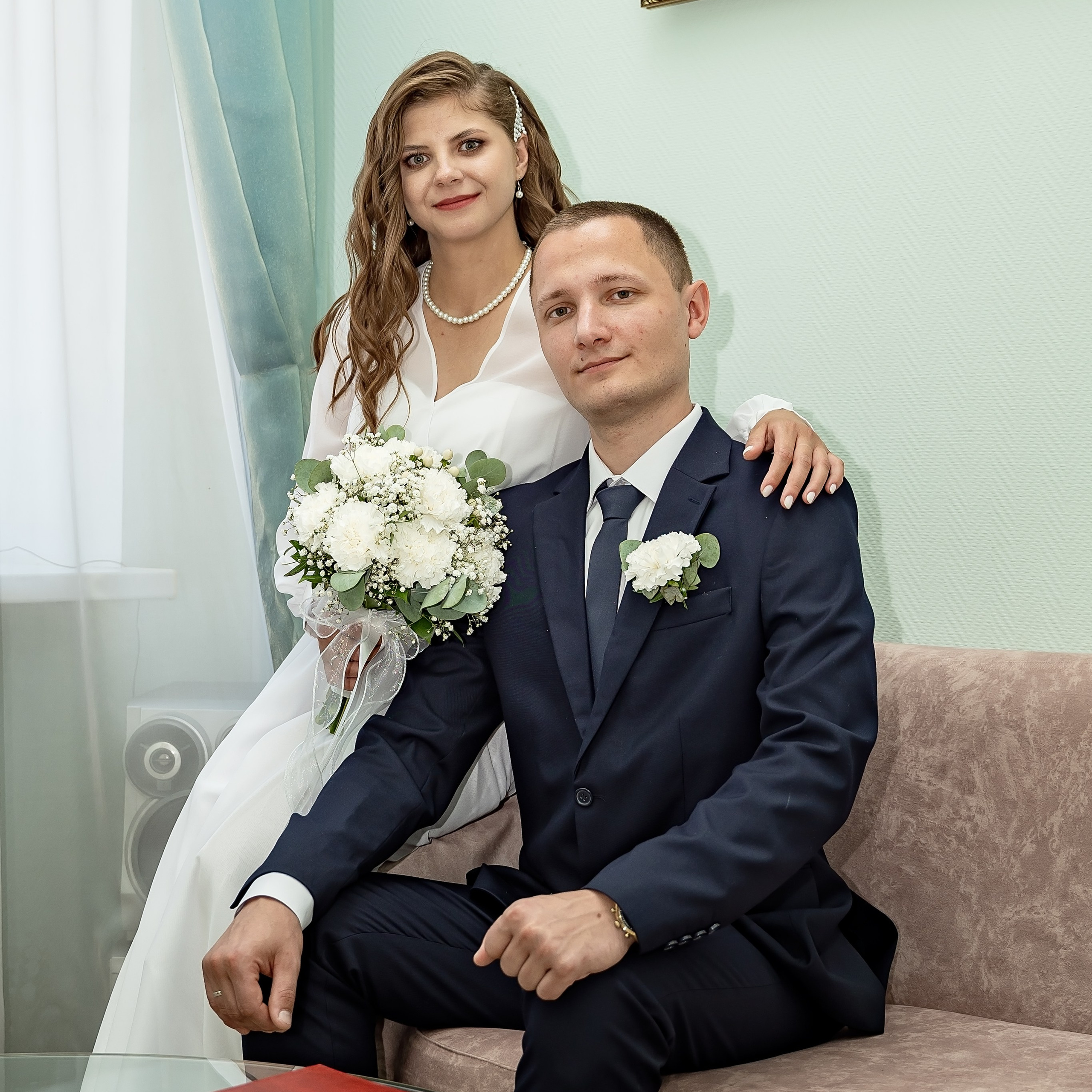 Александр и Екатерина Загс Ре. Eewa.ru