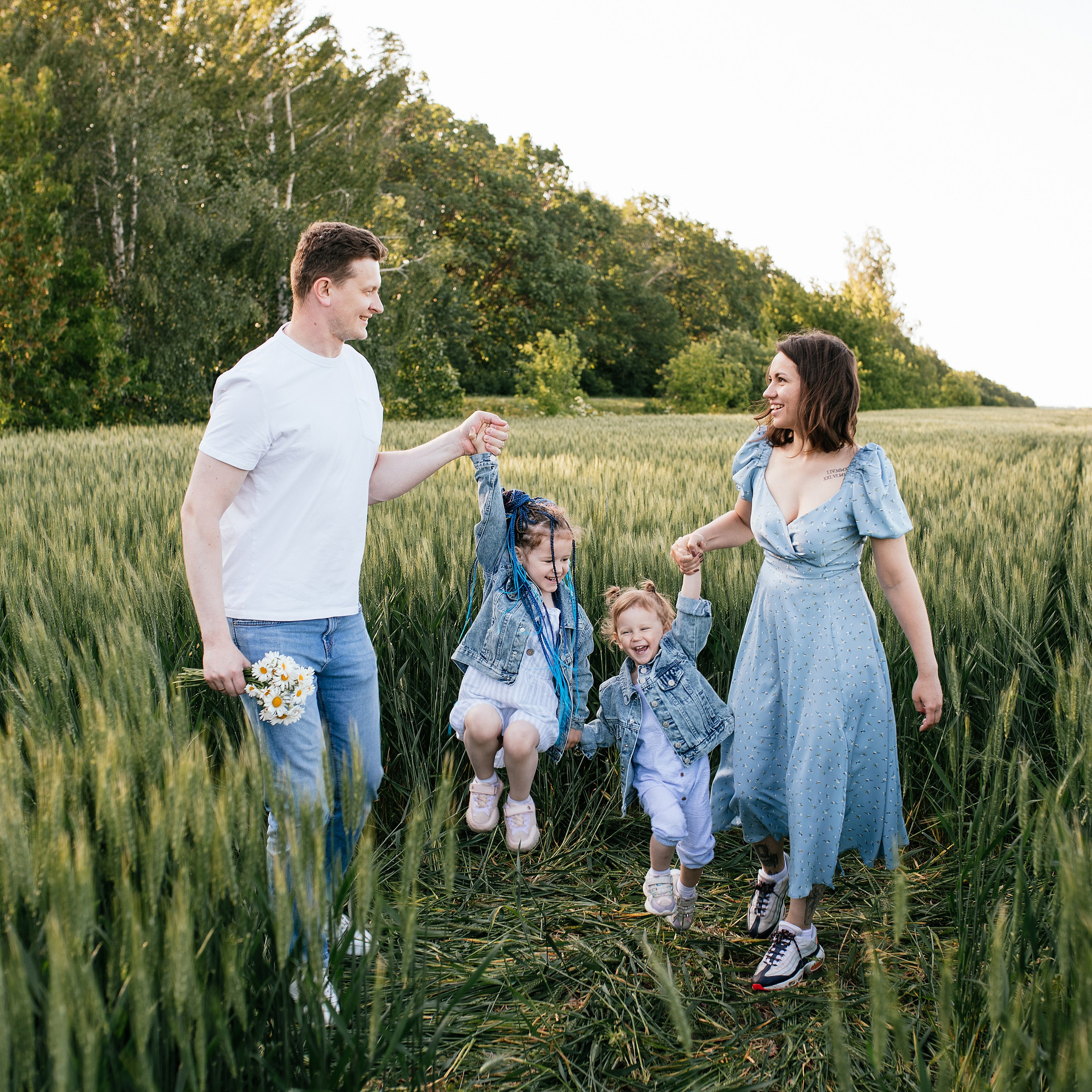 Вика, Коля, Лера и Ева