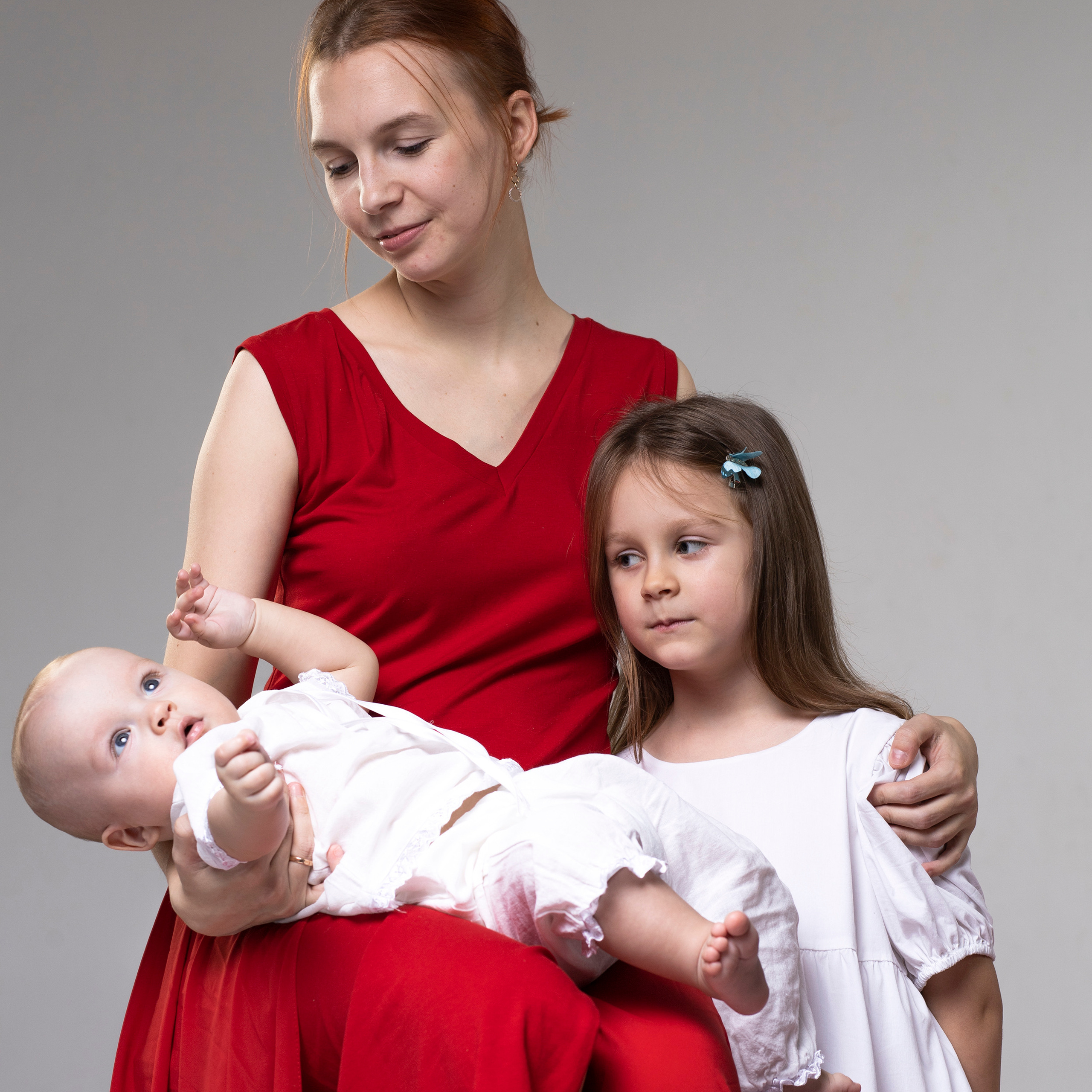 Катя с детьми на циклораме (студия Юпитер)