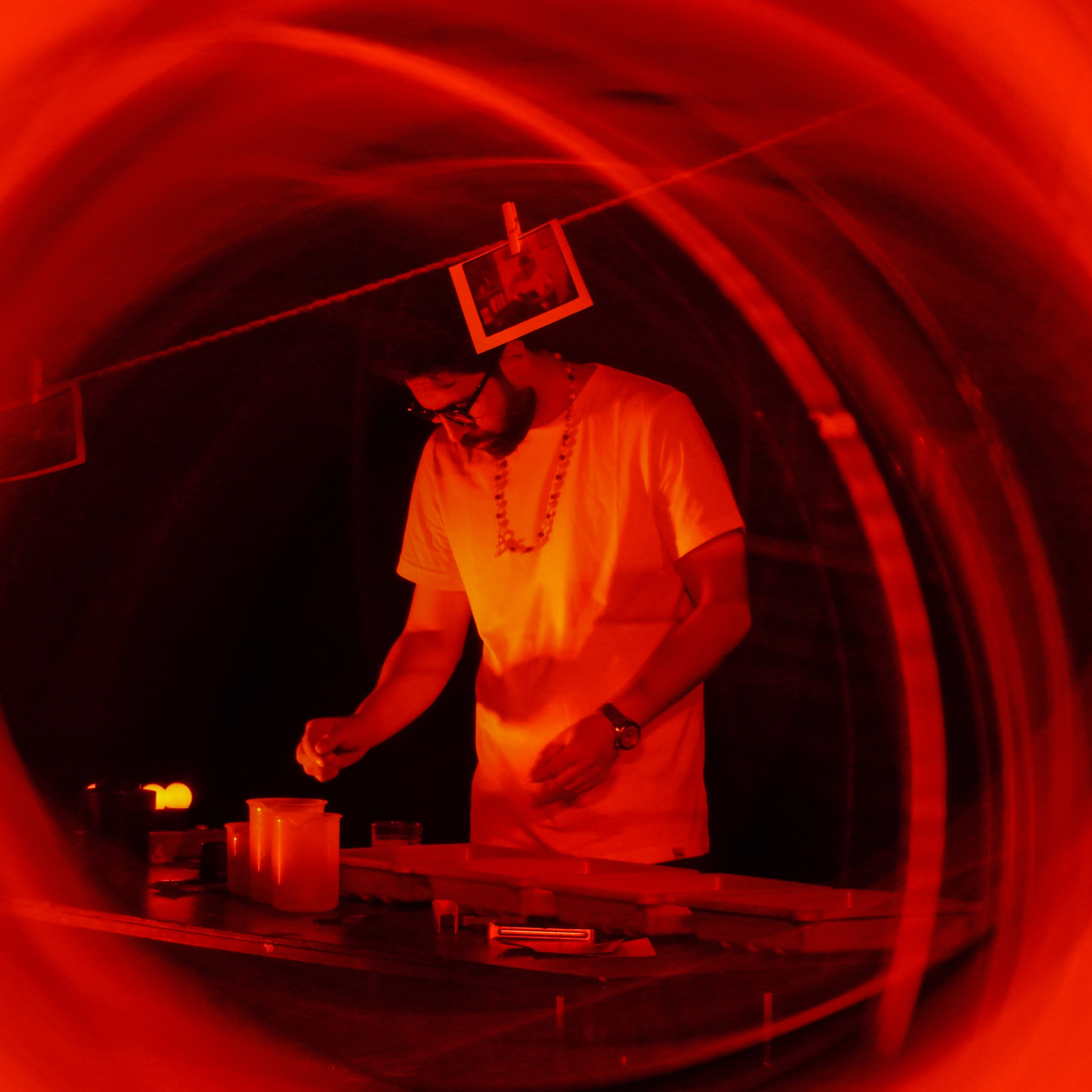 Спектакль «Она сфотографировала воспоминания»