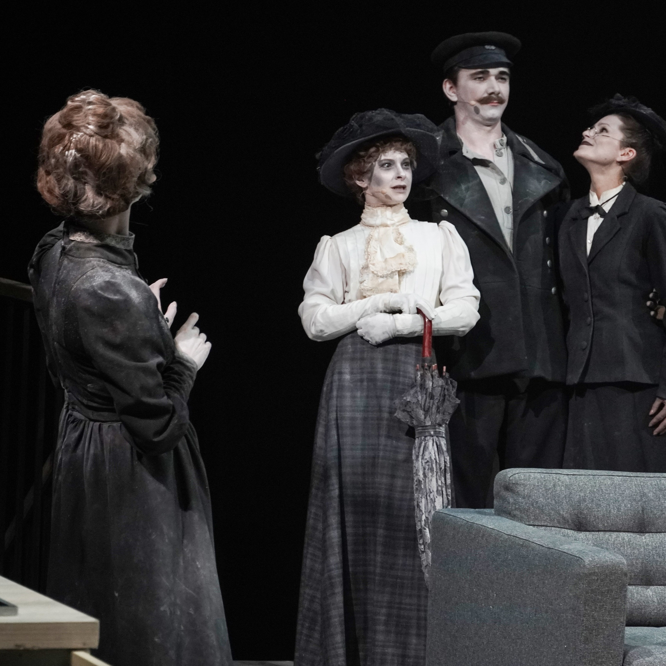 Спектакль «Мещане»