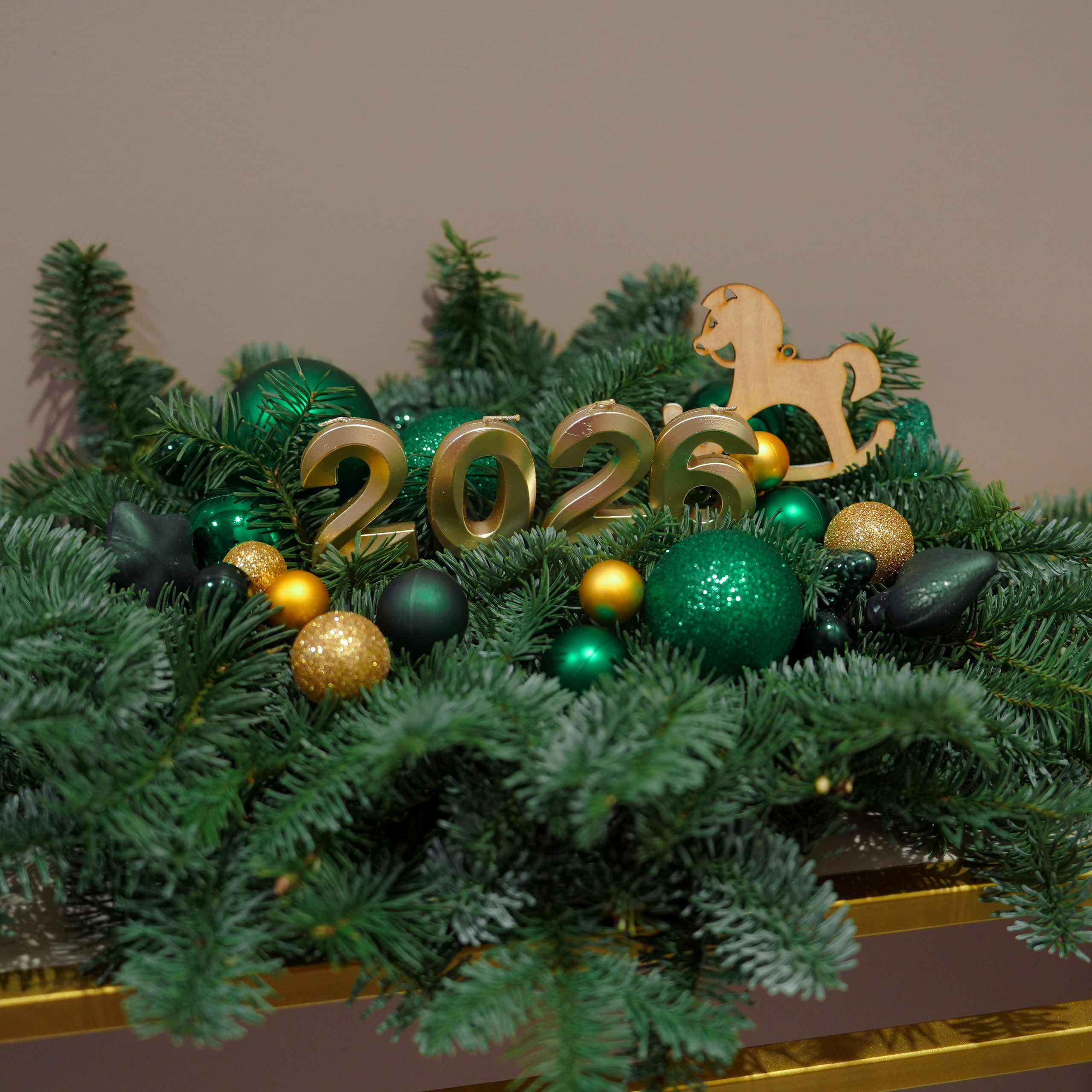 Еловая композиция. Детский, семейный фотограф: newborn, беременность, годовасие, репортаж. Москва