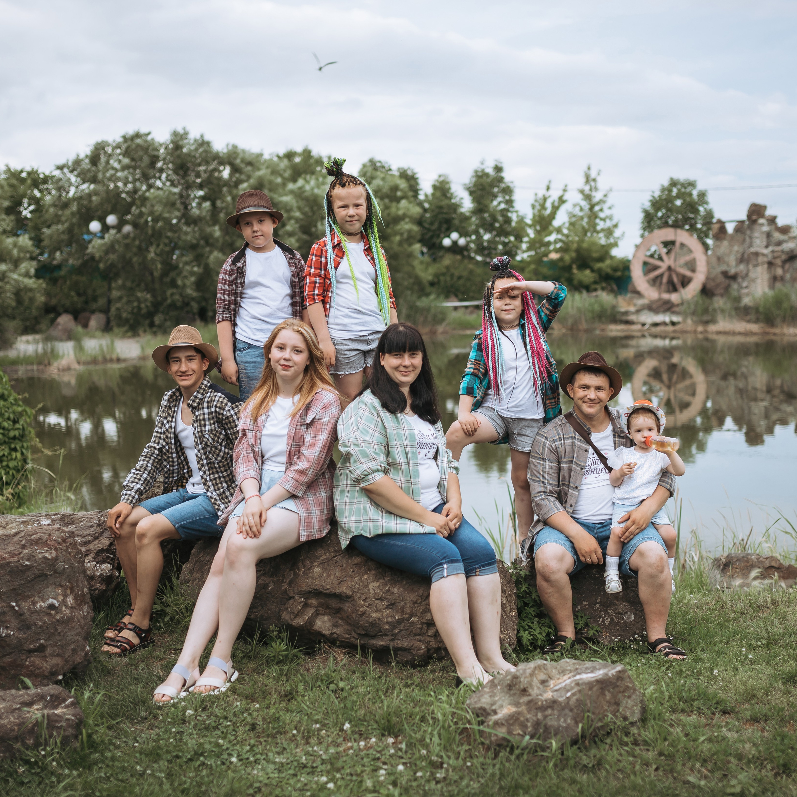 Семейная фотосессия с лошадью. Женский фотограф в Хабаровске