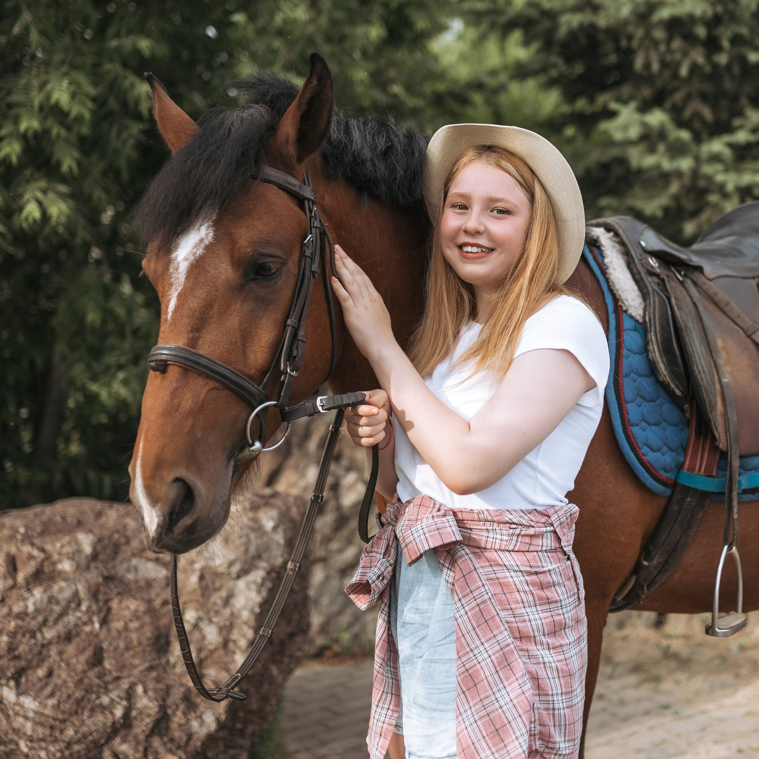 Семейная фотосессия с лошадью. Женский фотограф в Хабаровске
