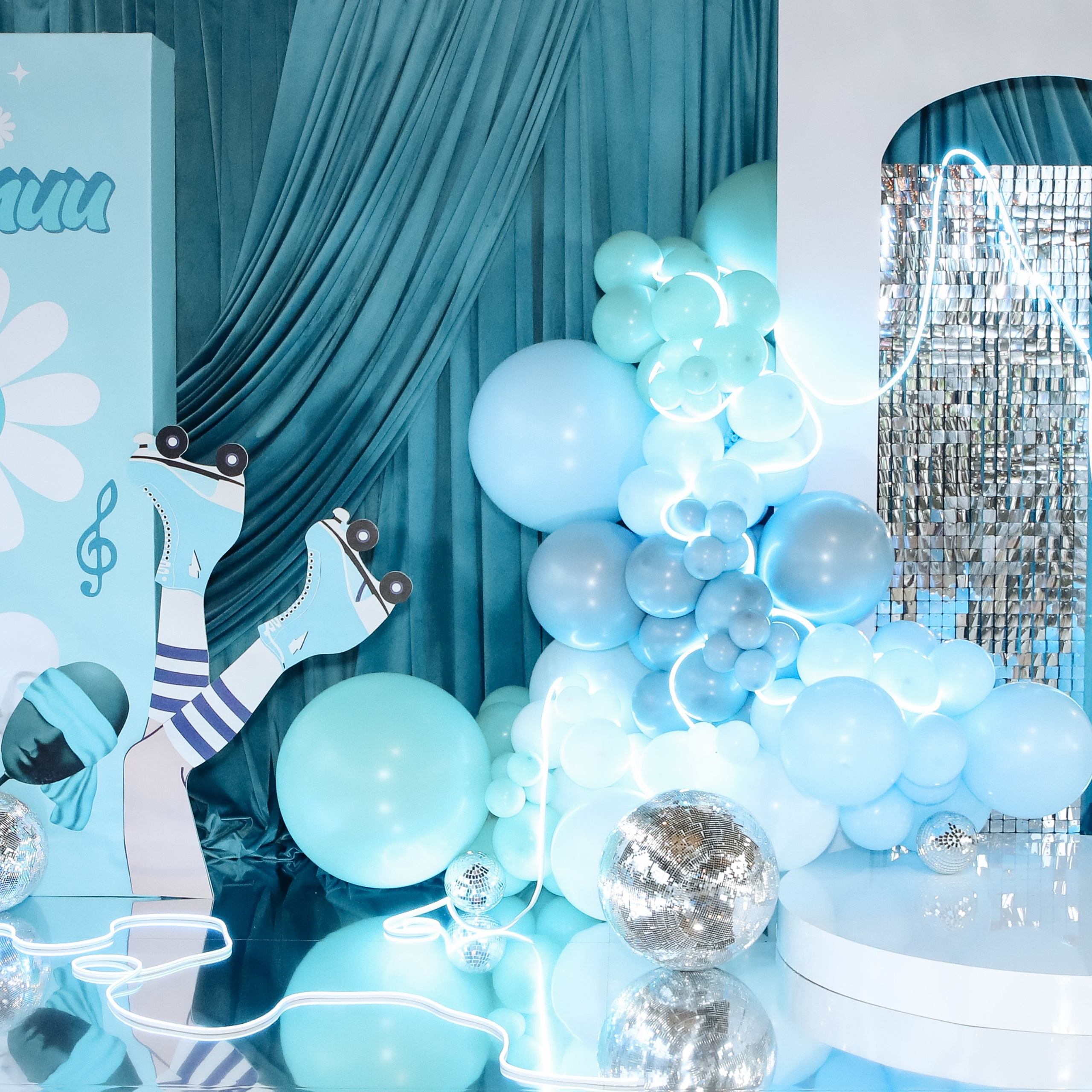 Амелии 8 лет