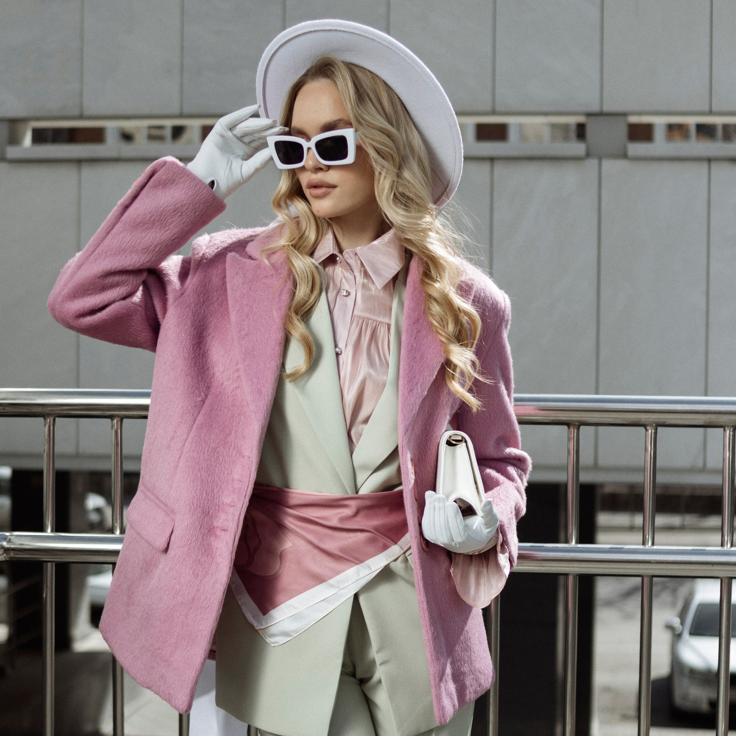 Я — фотограф, который помогает запечатлеть самые важные моменты вашей жизни!