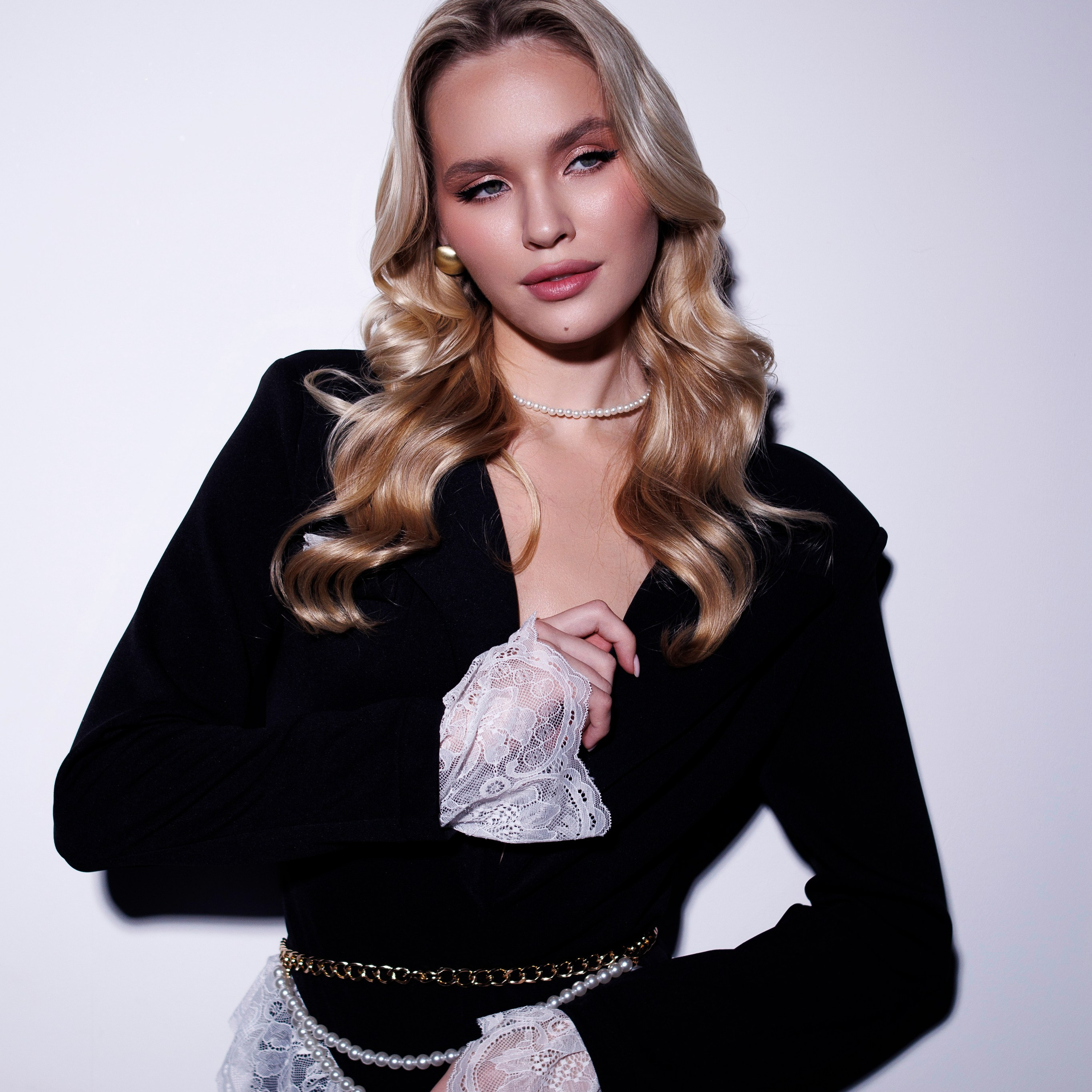 Я — фотограф, который помогает запечатлеть самые важные моменты вашей жизни!