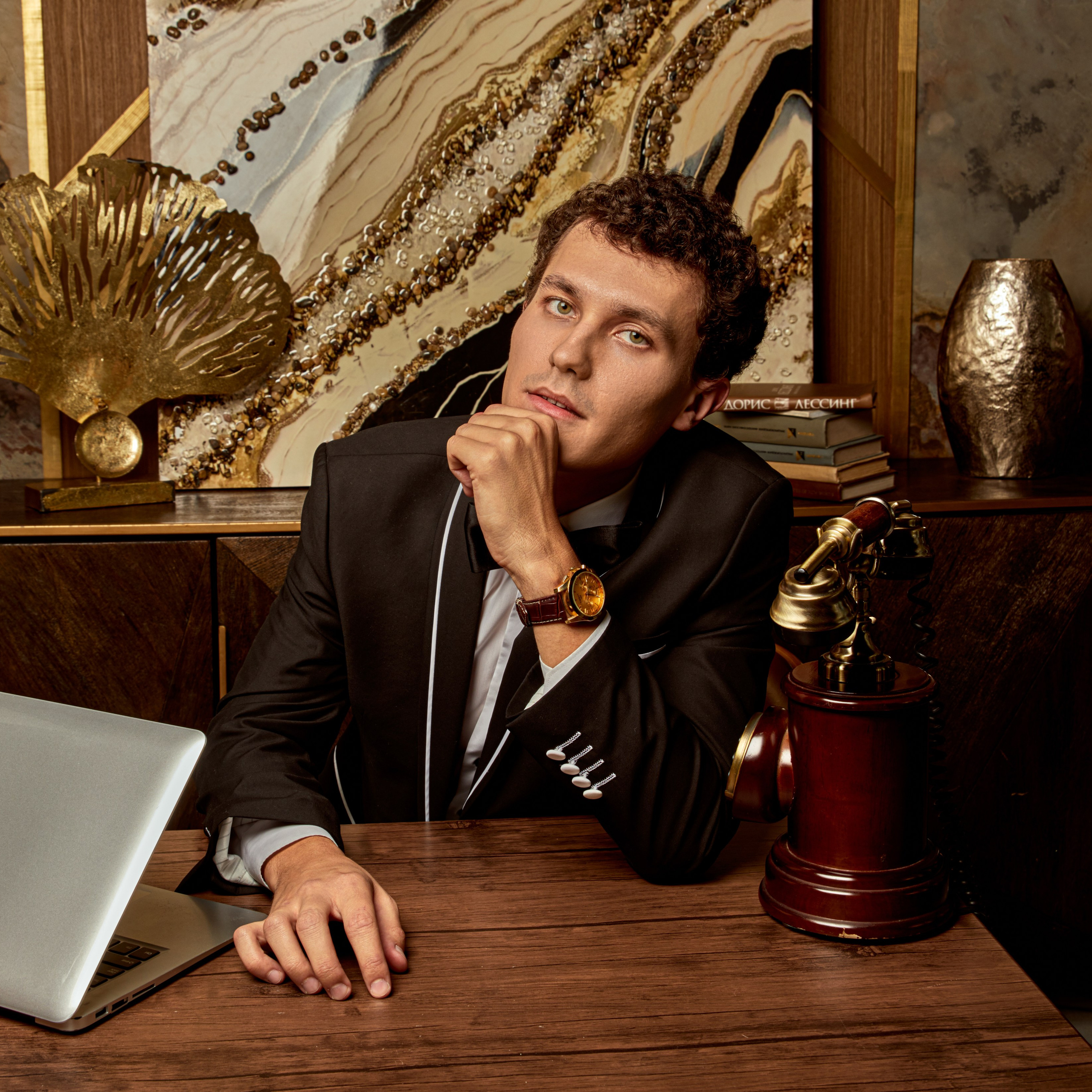 Актер театра и кино Никита Нагибин