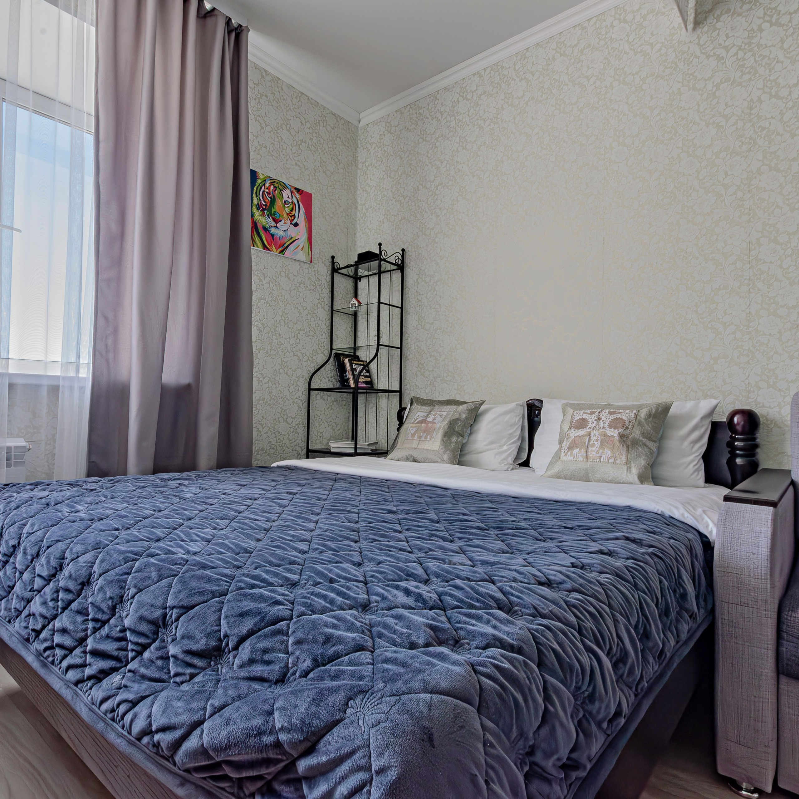 Лаврентьева 9