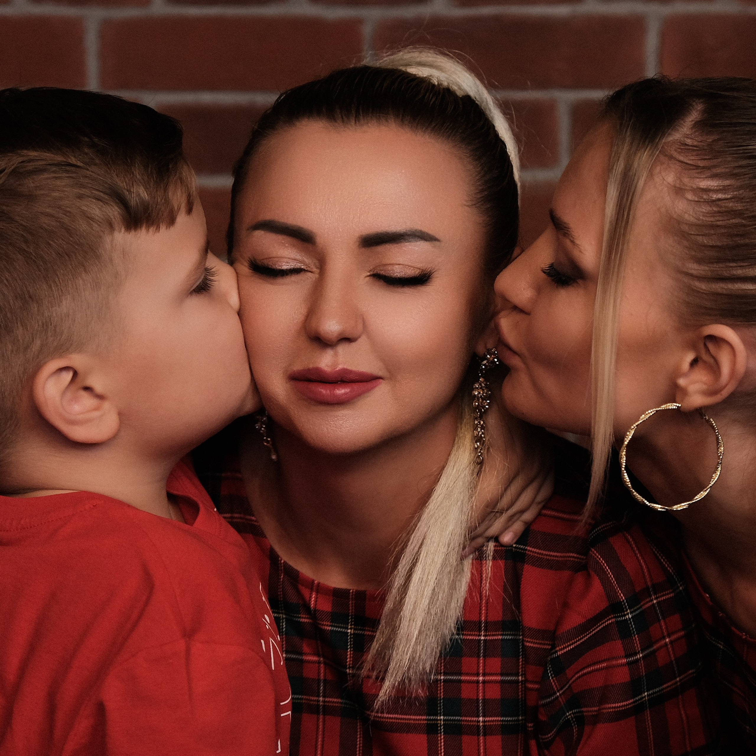 Праздник к нам приходит