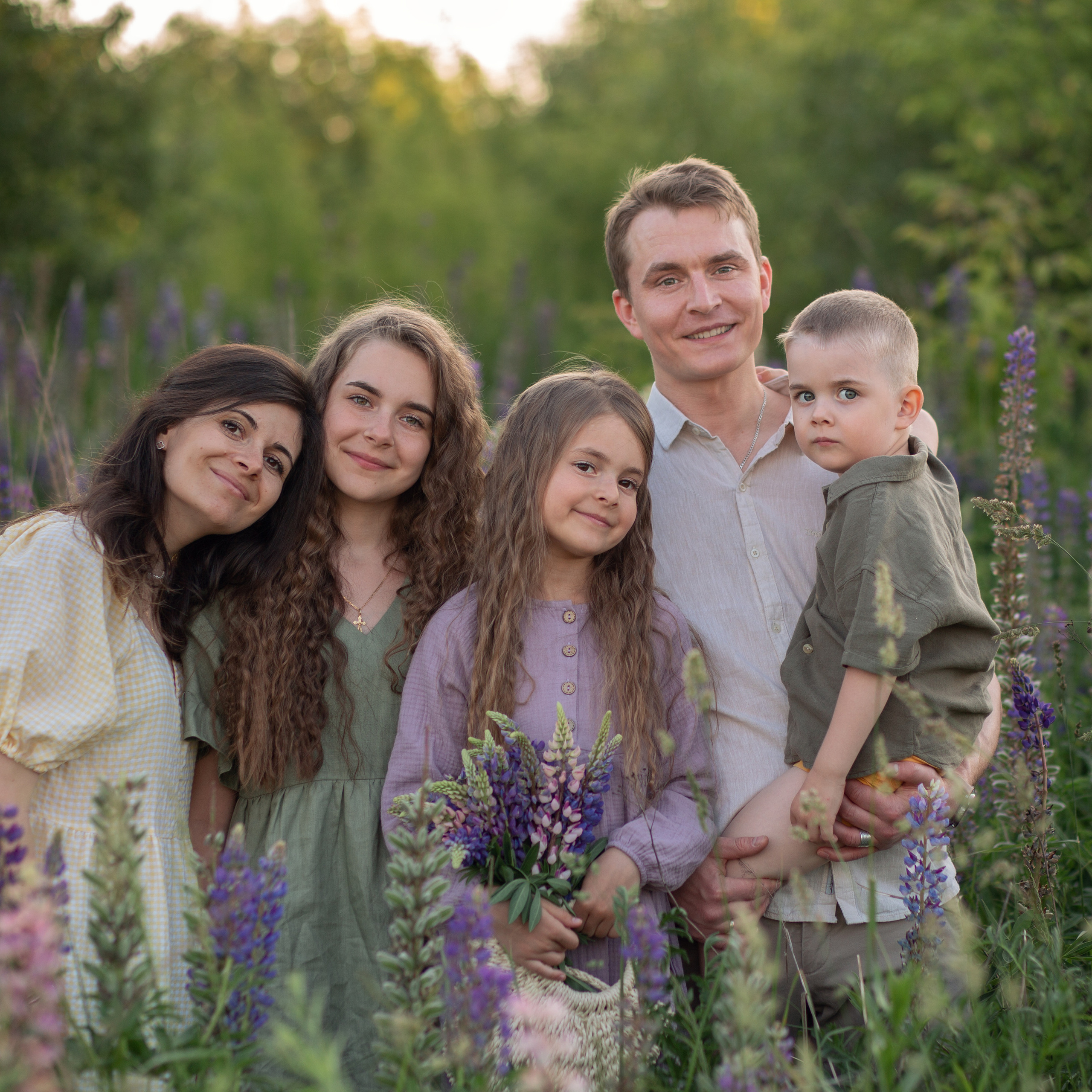 Семья в Люпинах