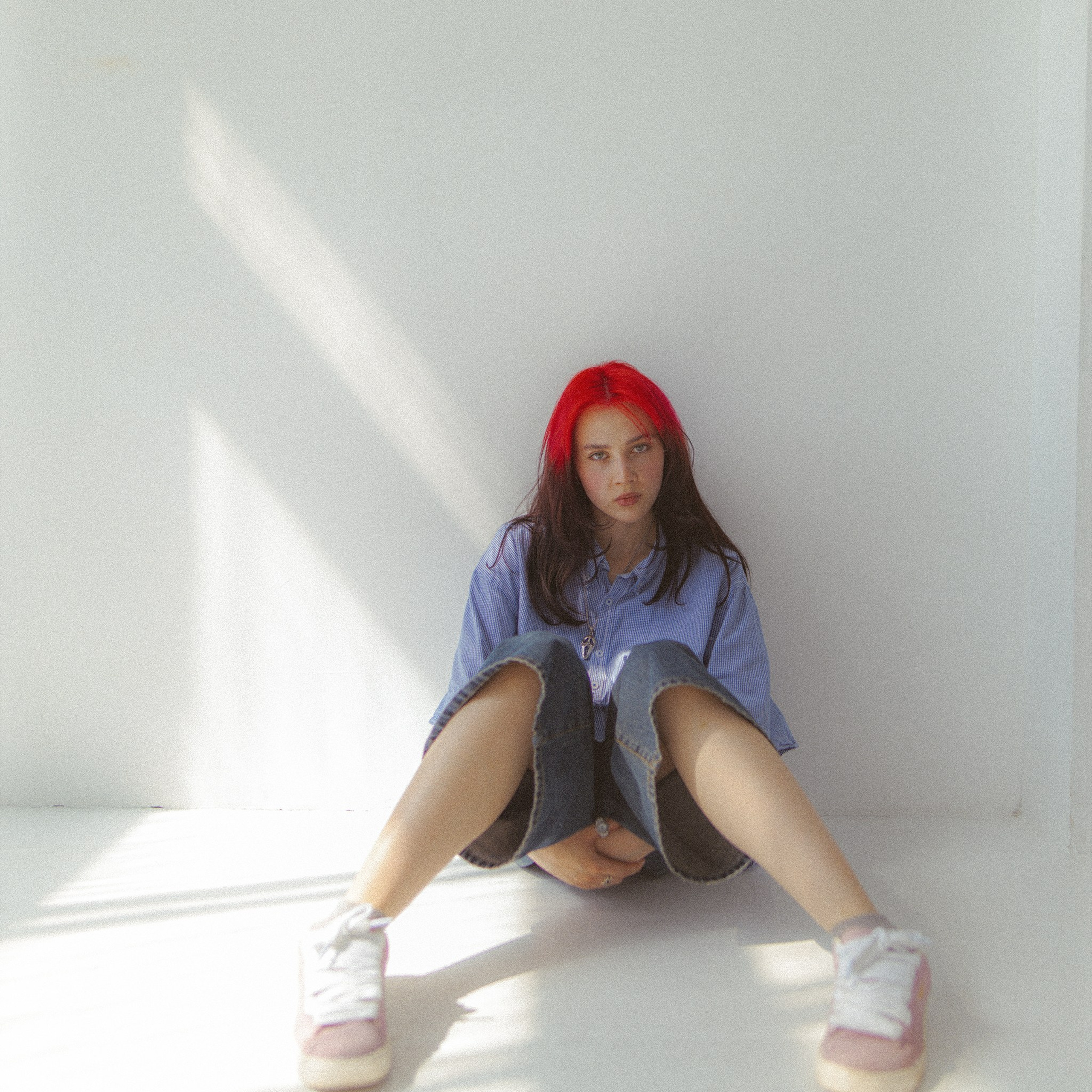 Катя — She doesn't care.