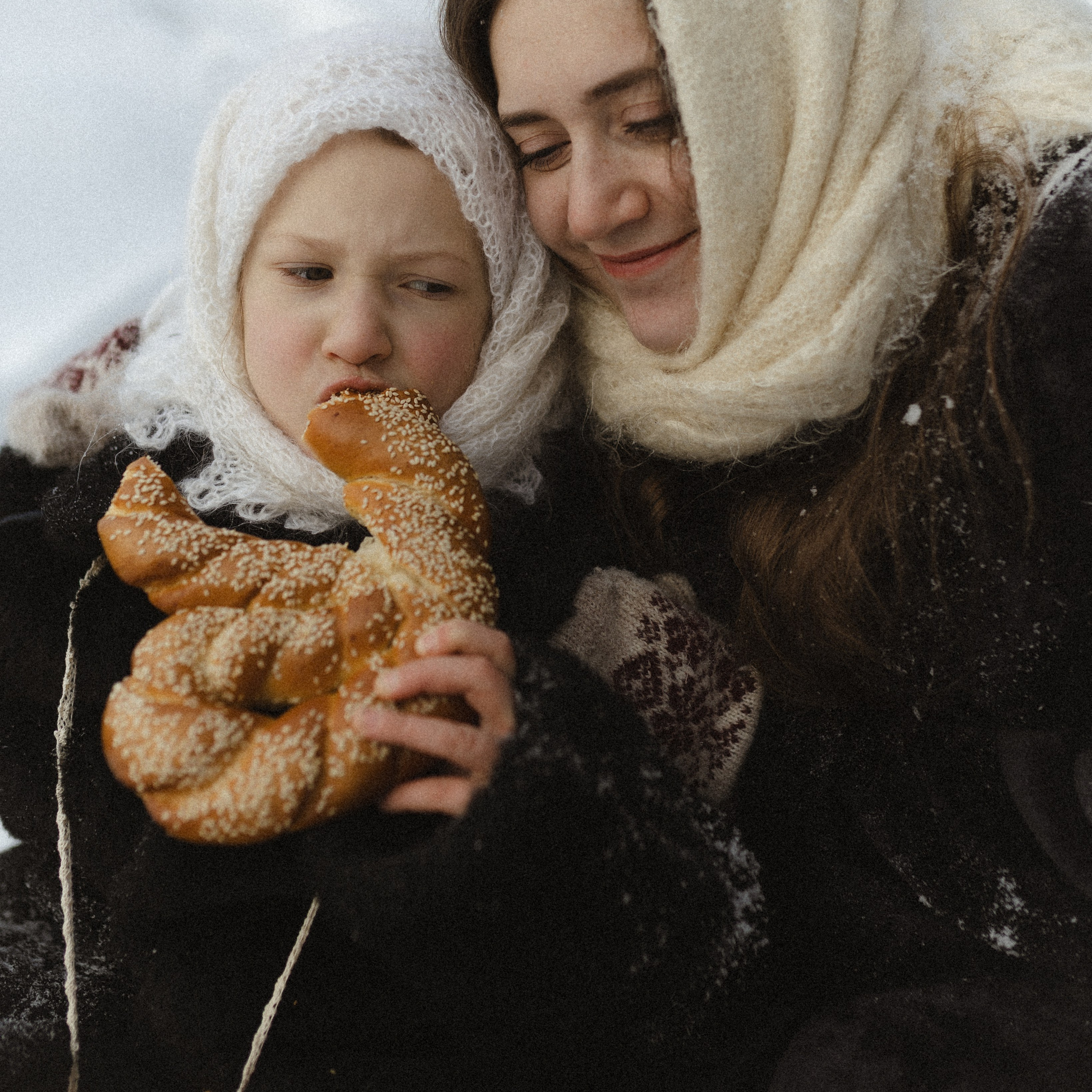Зима не холодная, когда рядом свои
