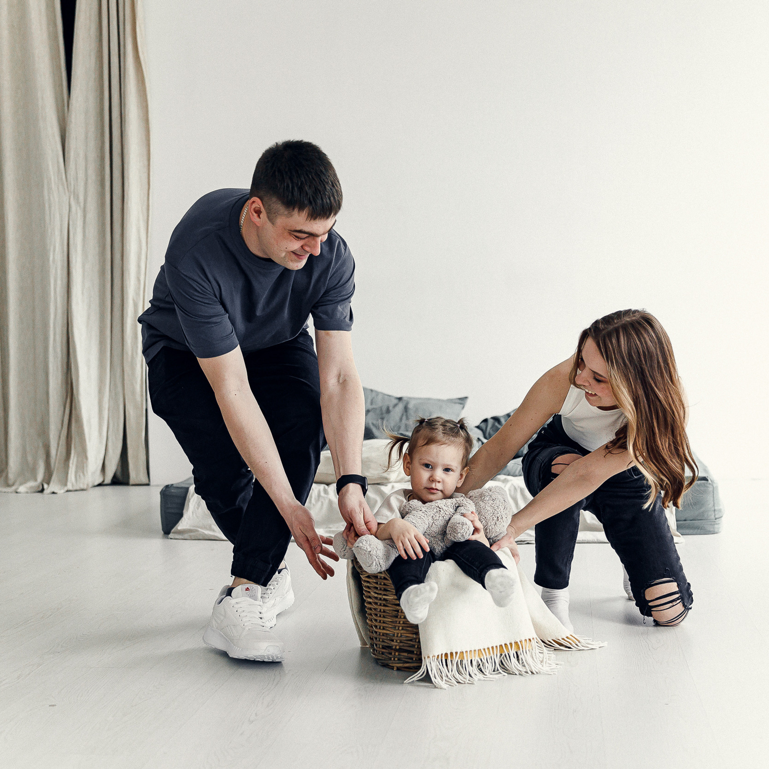 Антон, Юля и Ева