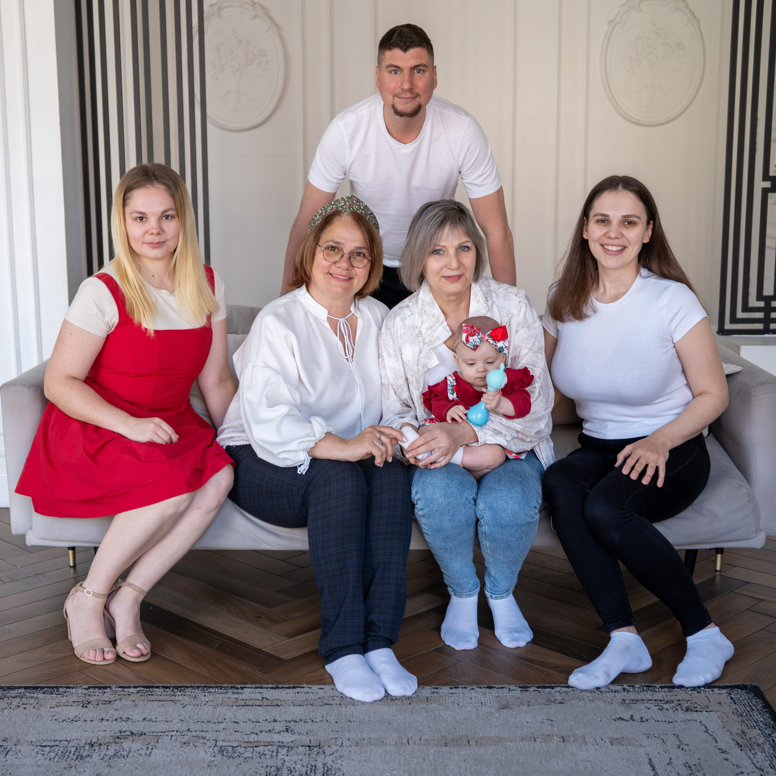 Семейная фотосессия в студии для Виктории
