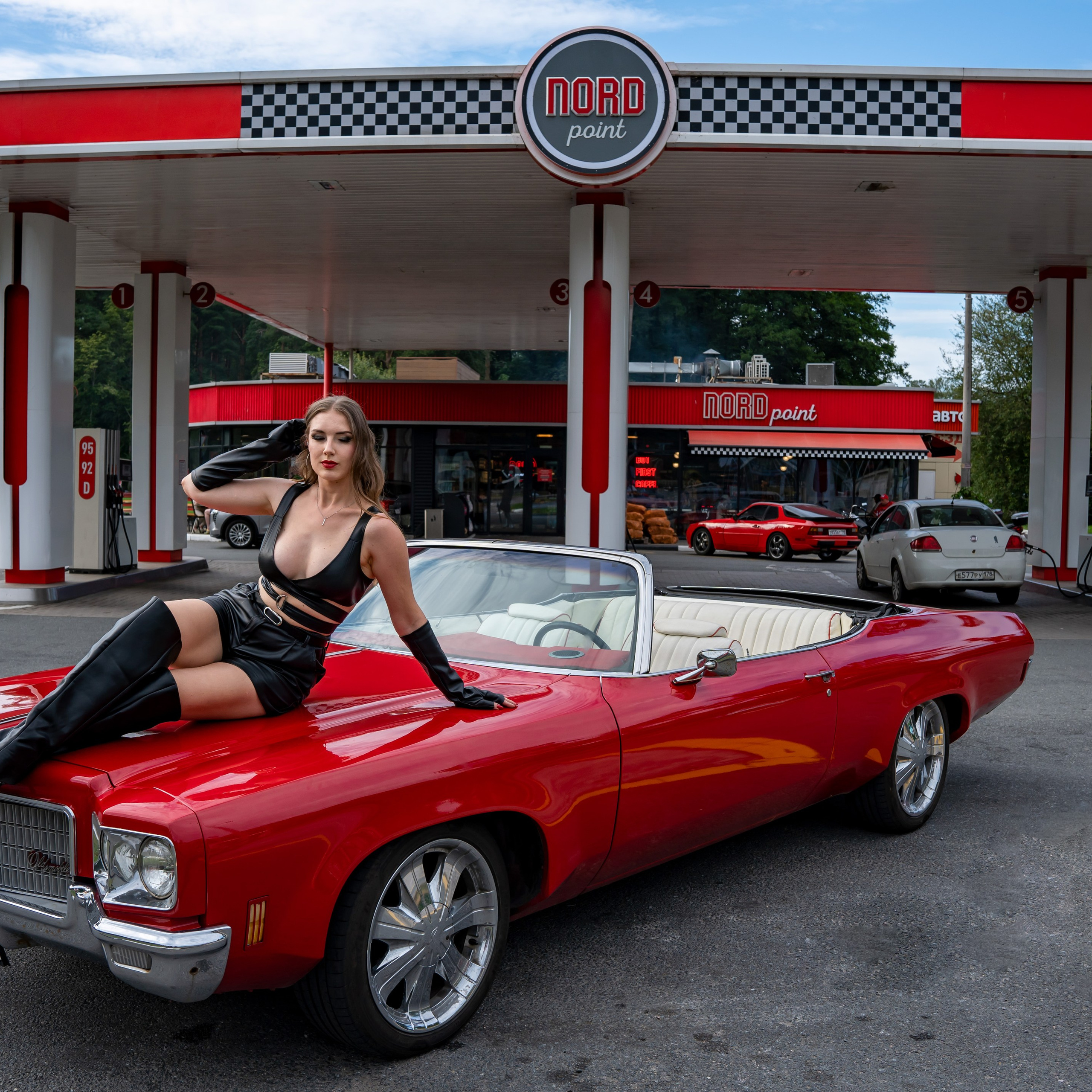 На заправке