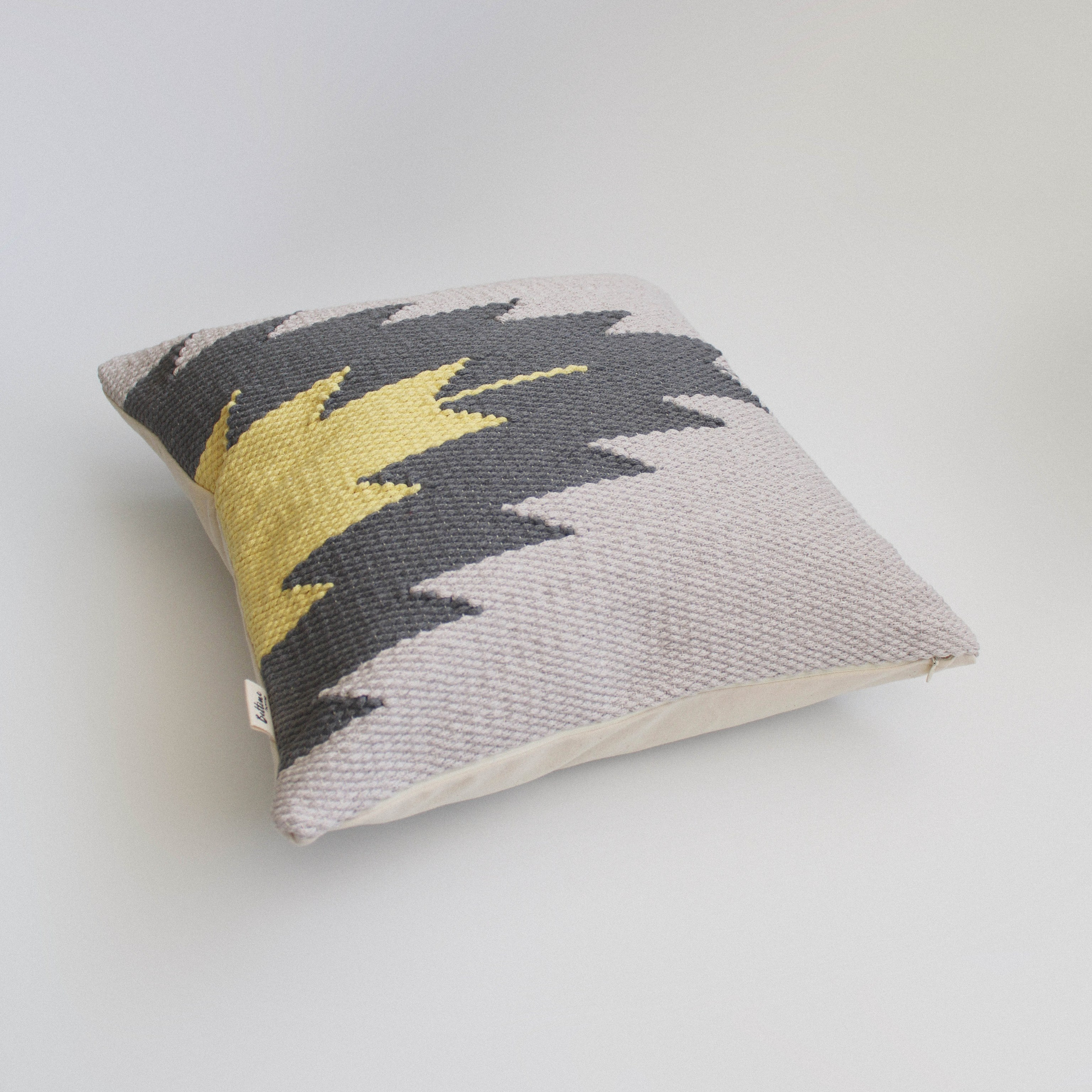 Подушка «Серая звезда». Авторские тканые полотна из натуральных материалов