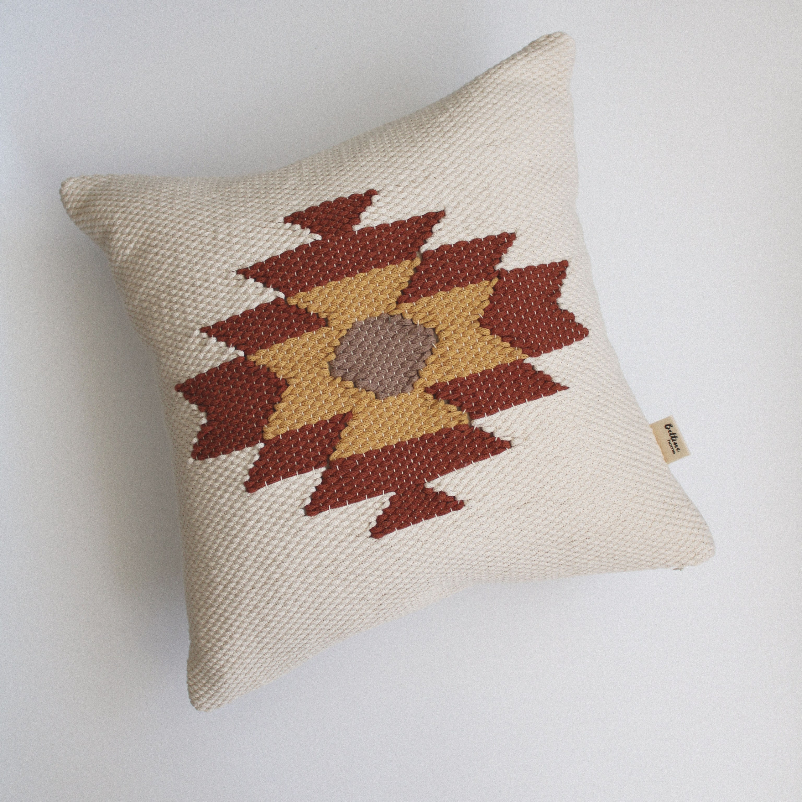 Подушка «Терракотовая звезда». Авторские тканые полотна из натуральных материалов