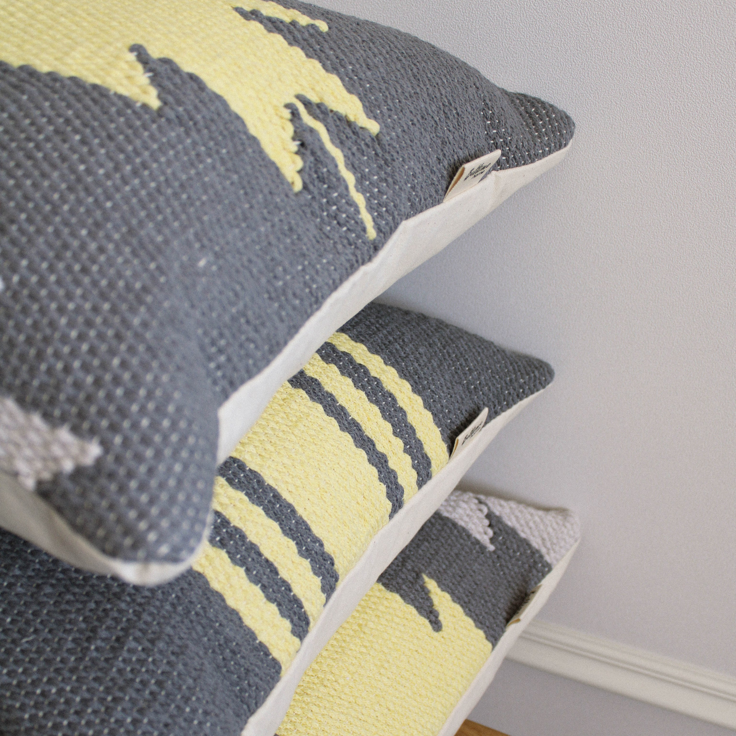 Подушка «Желтая звезда». Авторские тканые полотна из натуральных материалов