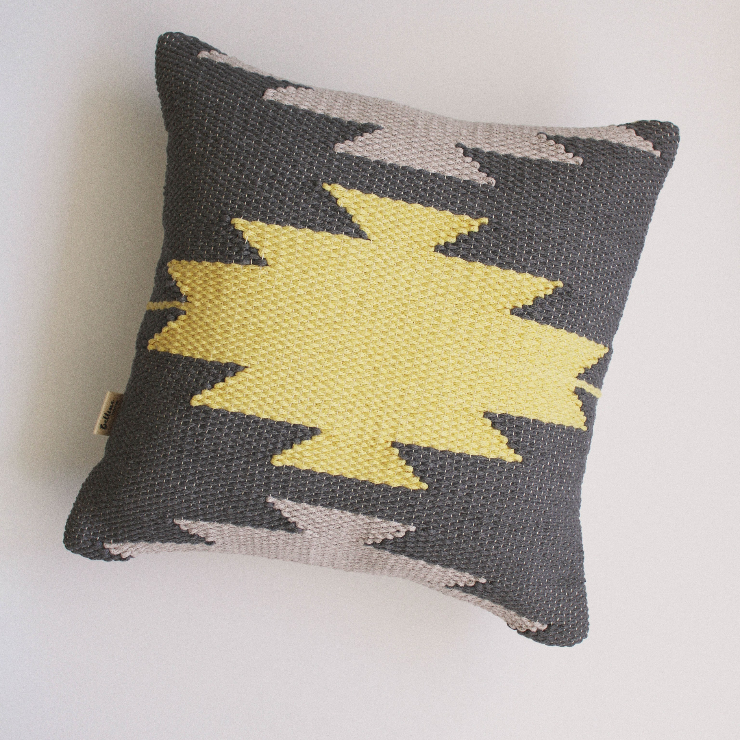 Подушка «Желтая звезда». Авторские тканые полотна из натуральных материалов