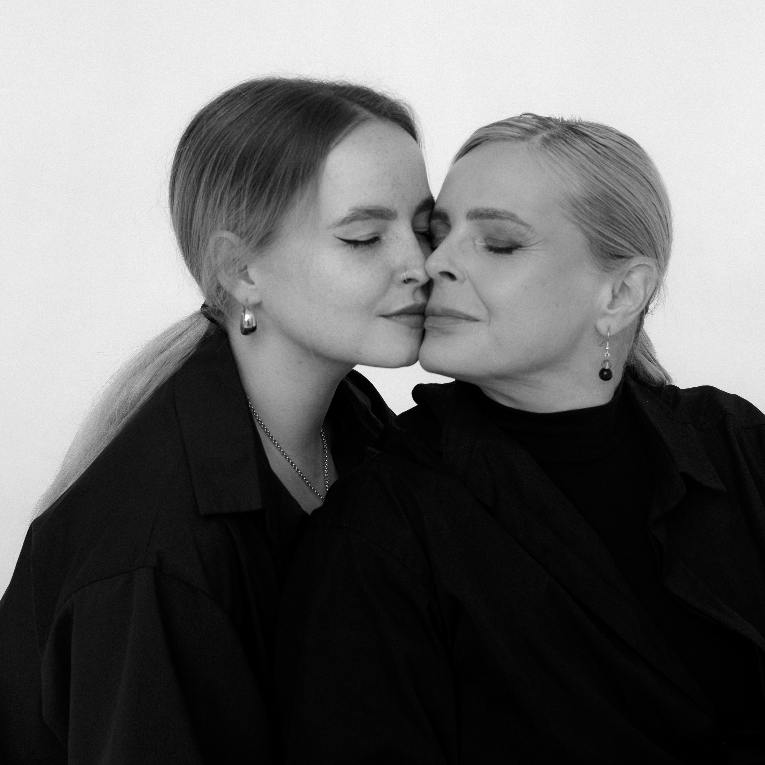 Анна и Виктория