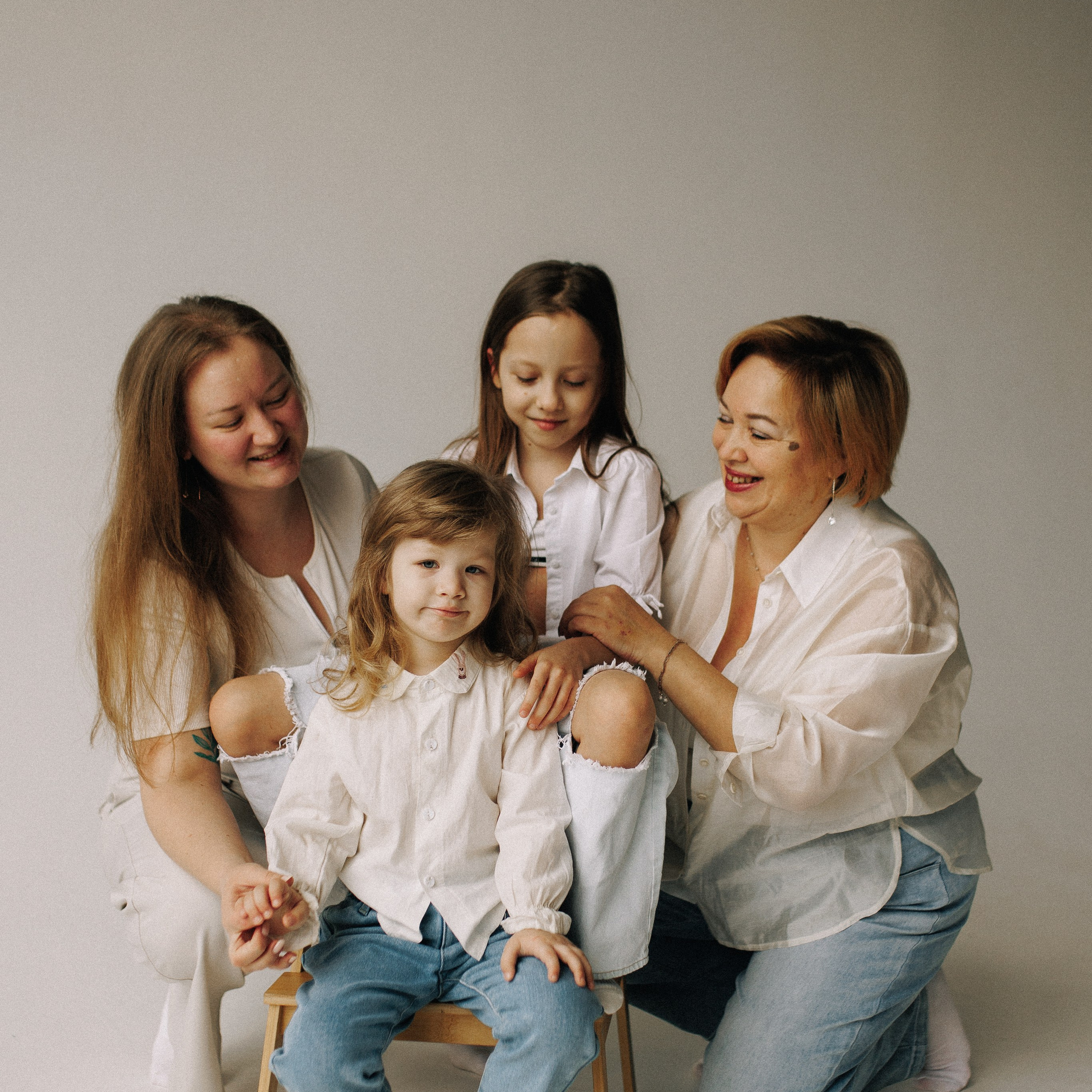 Семейная девчонками