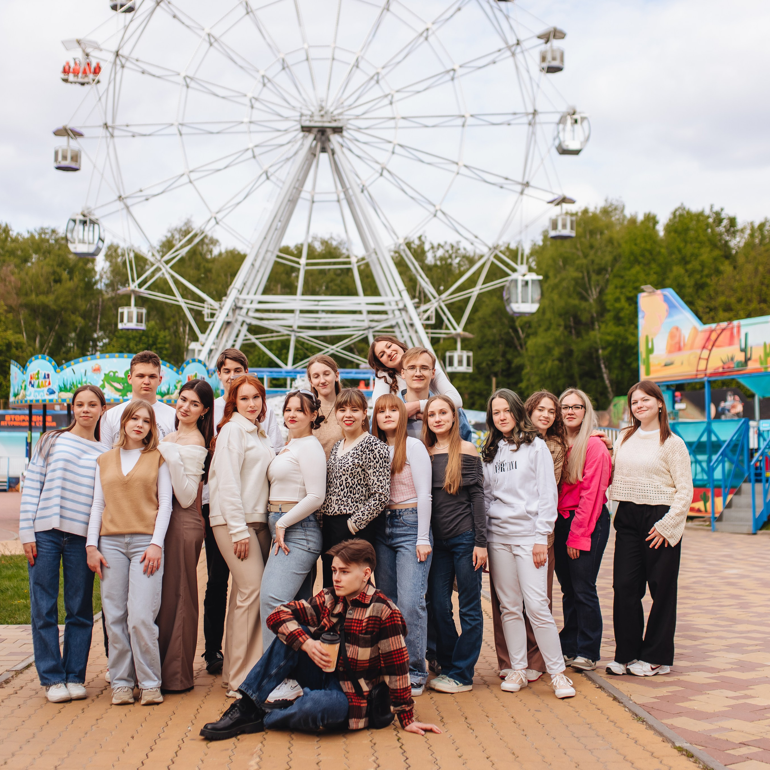 11 класс в парке