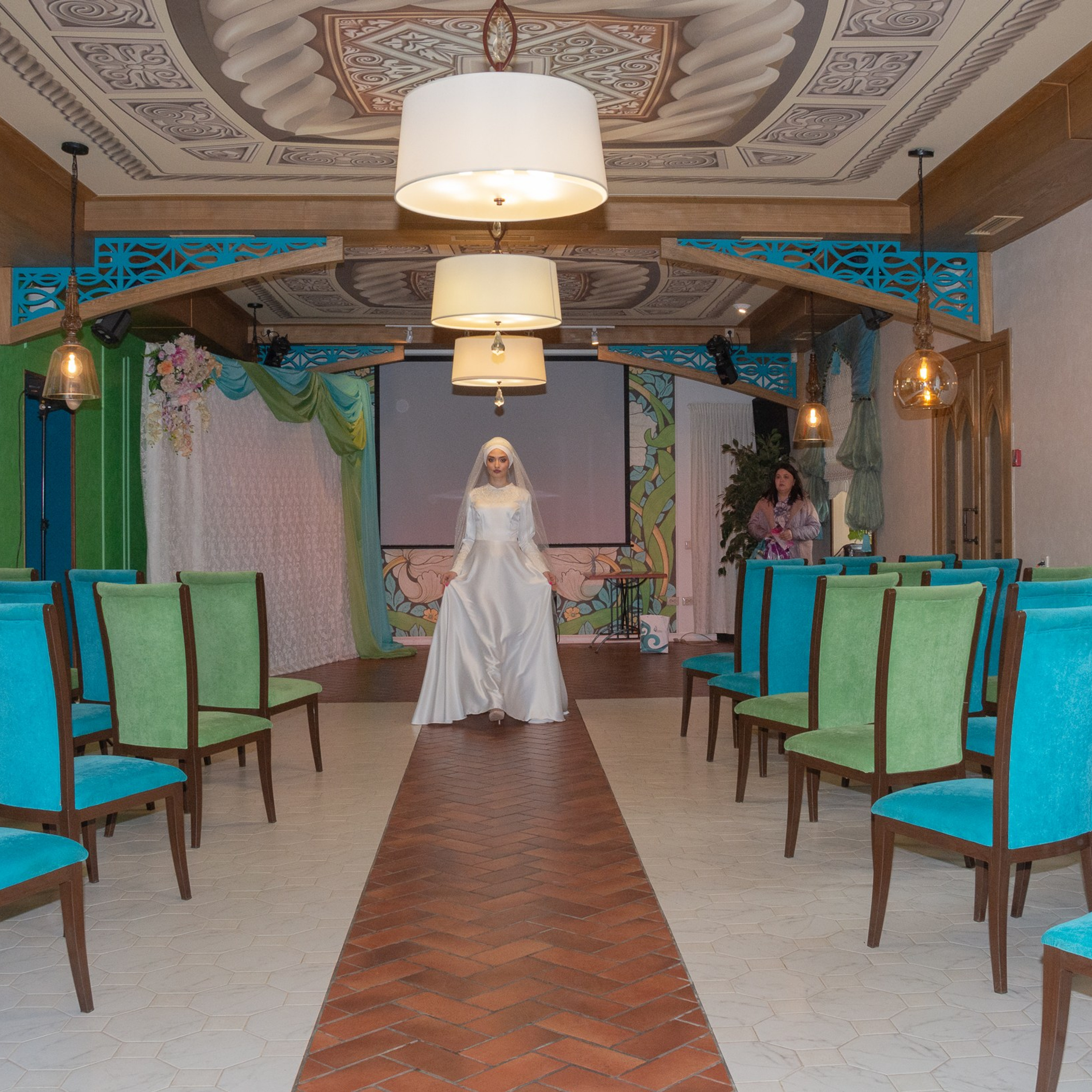 Демонстрация новой линейки нарядов для Никах кафе " Сабантуй " Ижевск