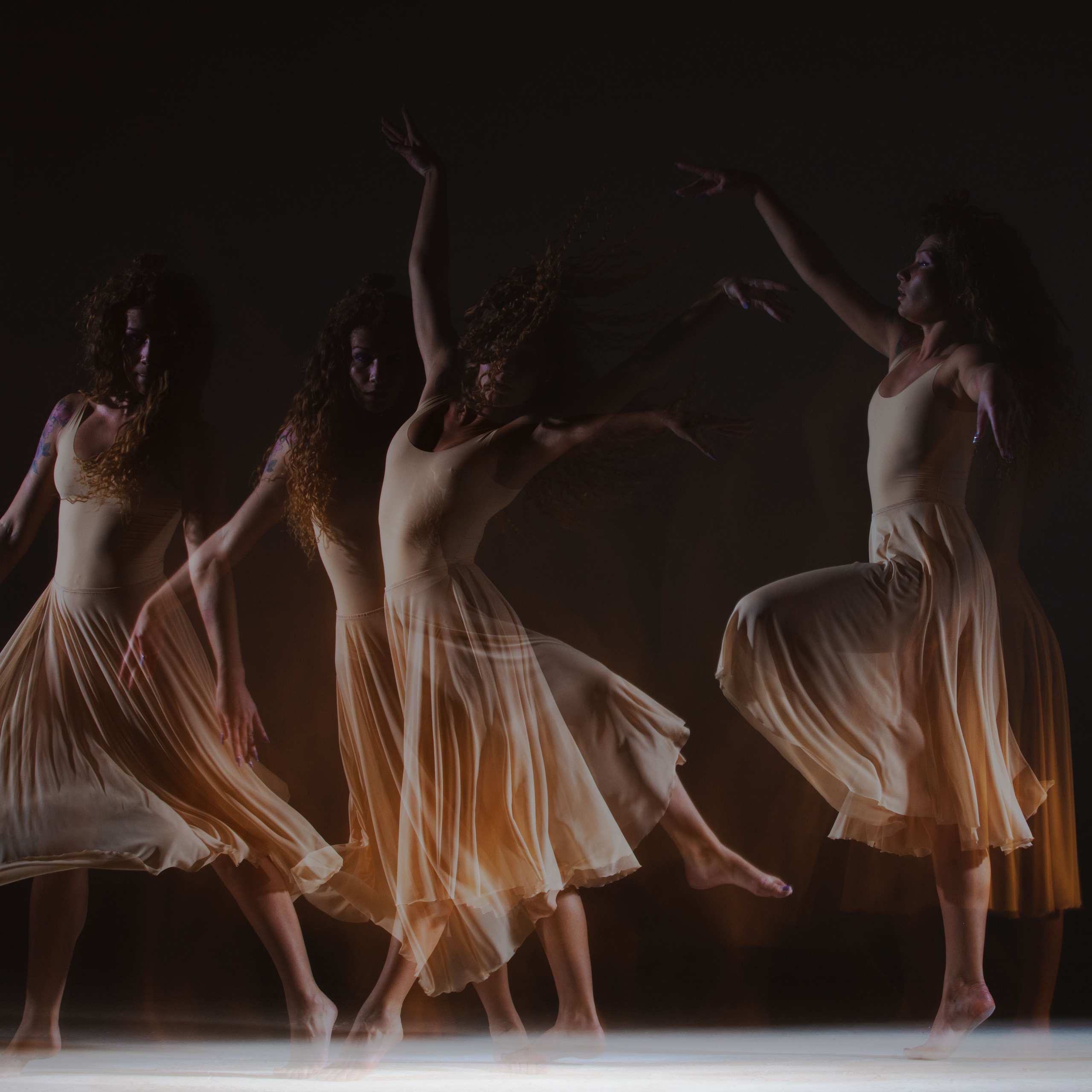 Танцы. Студия.