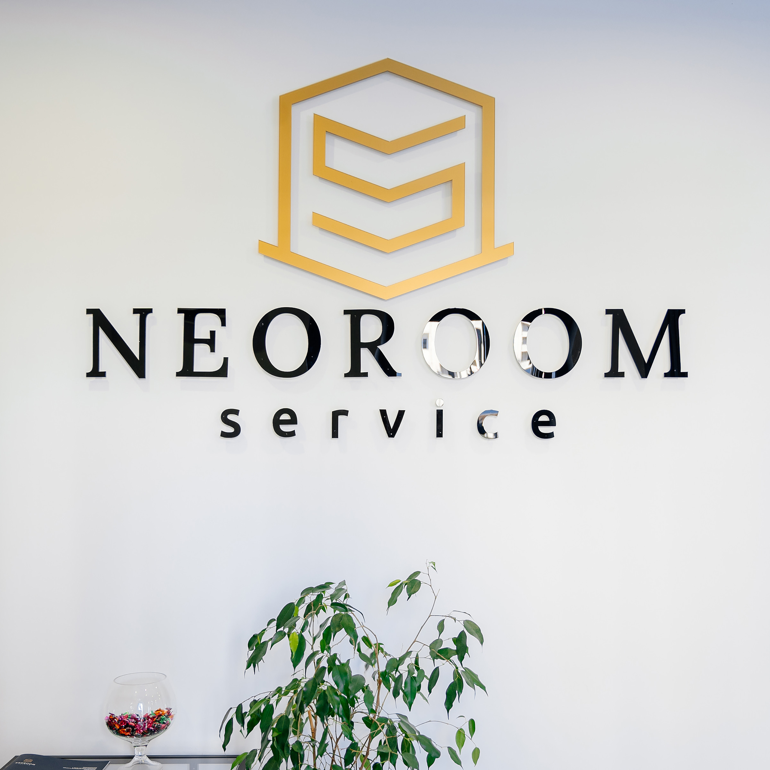 NEOROOM SERVICE