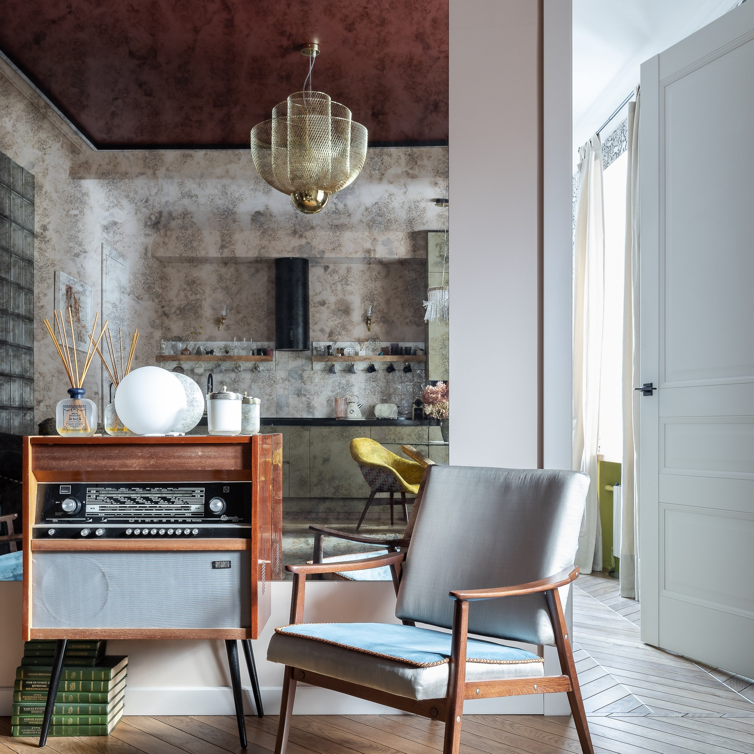 Винтажная квартира в доме начала века на Таганке. Главная