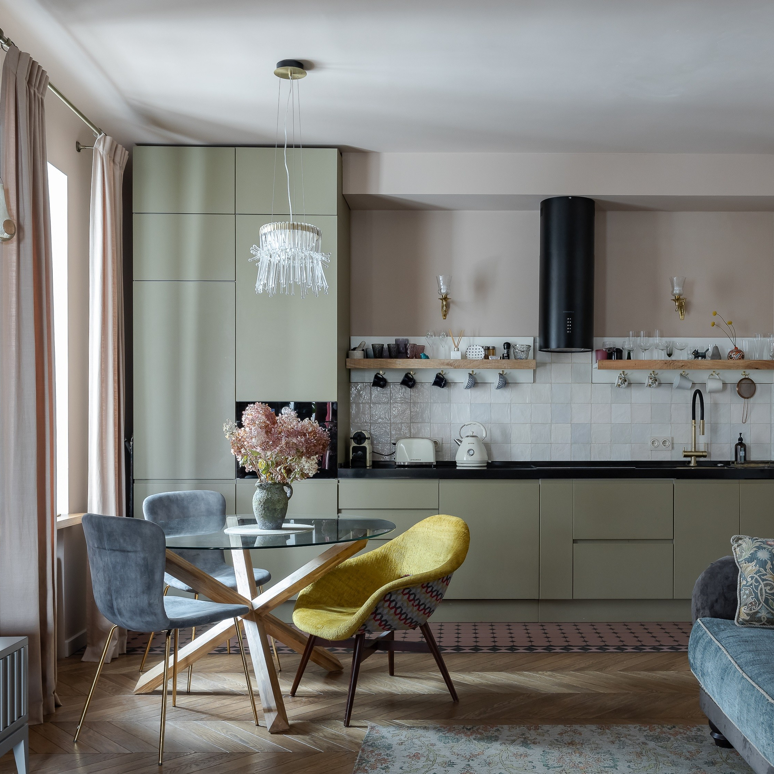 Винтажная квартира в доме начала века на Таганке. Главная