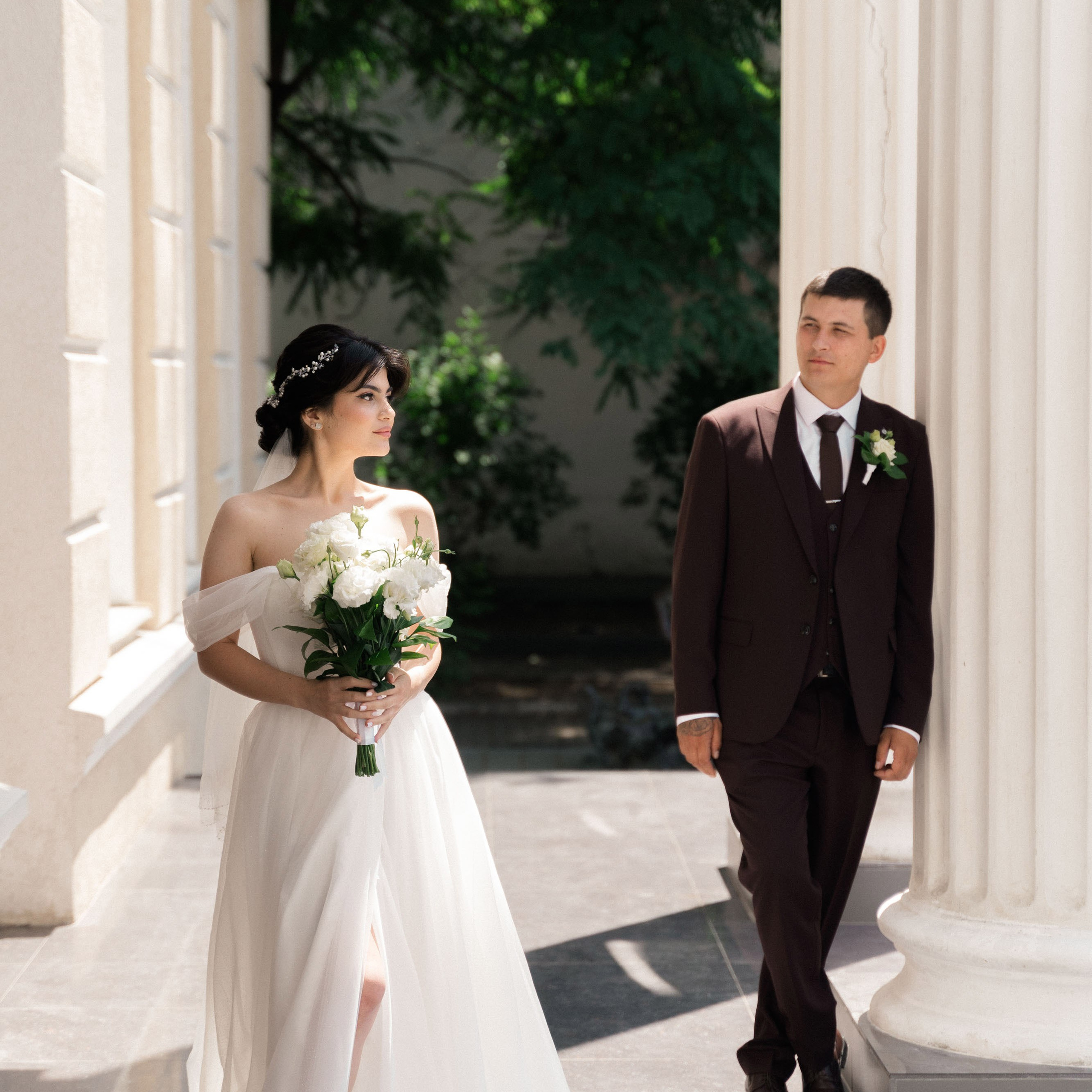 Свадебная фотосессия возле Кировского ЗАГСа