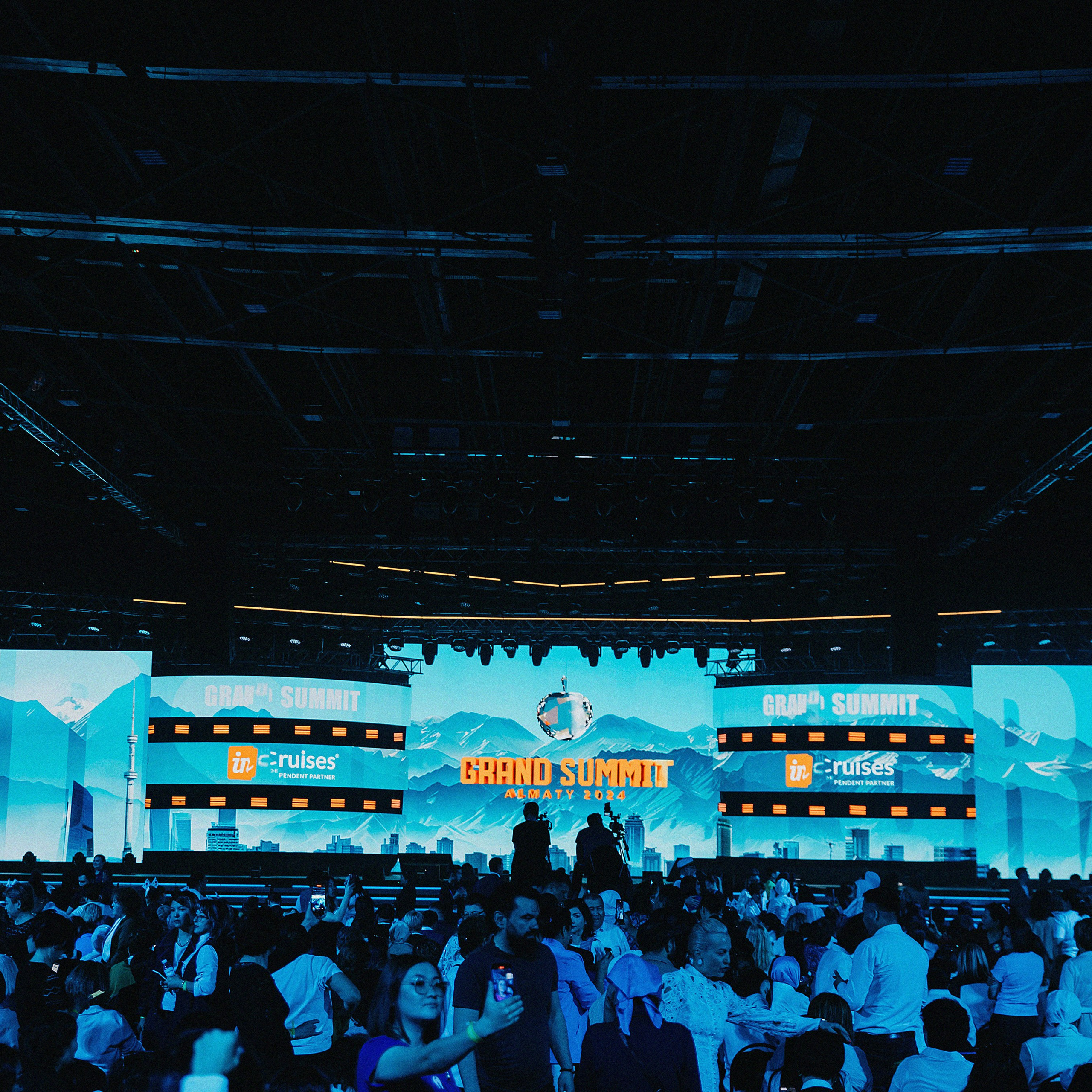 Grand Sammit Incruses