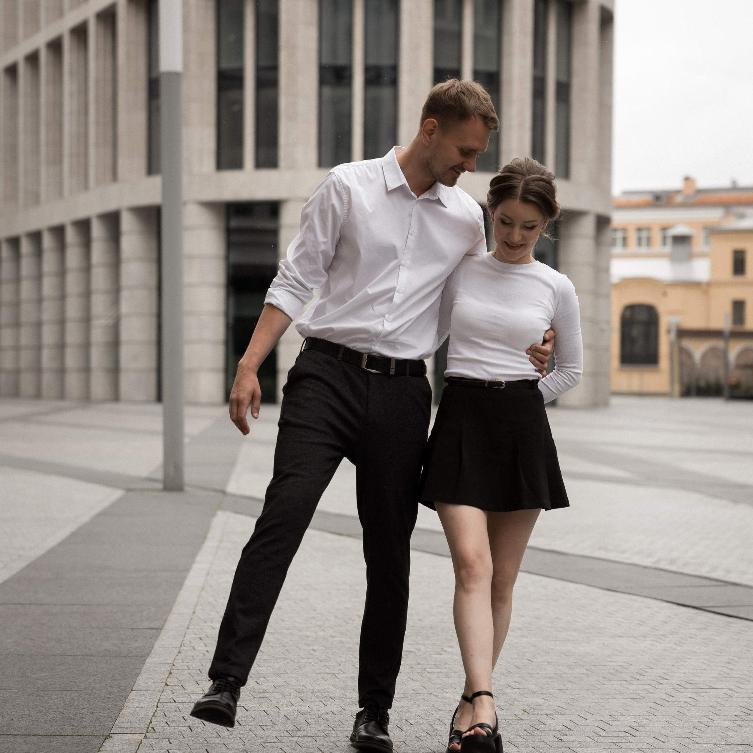 На&nbsp;современном фоне