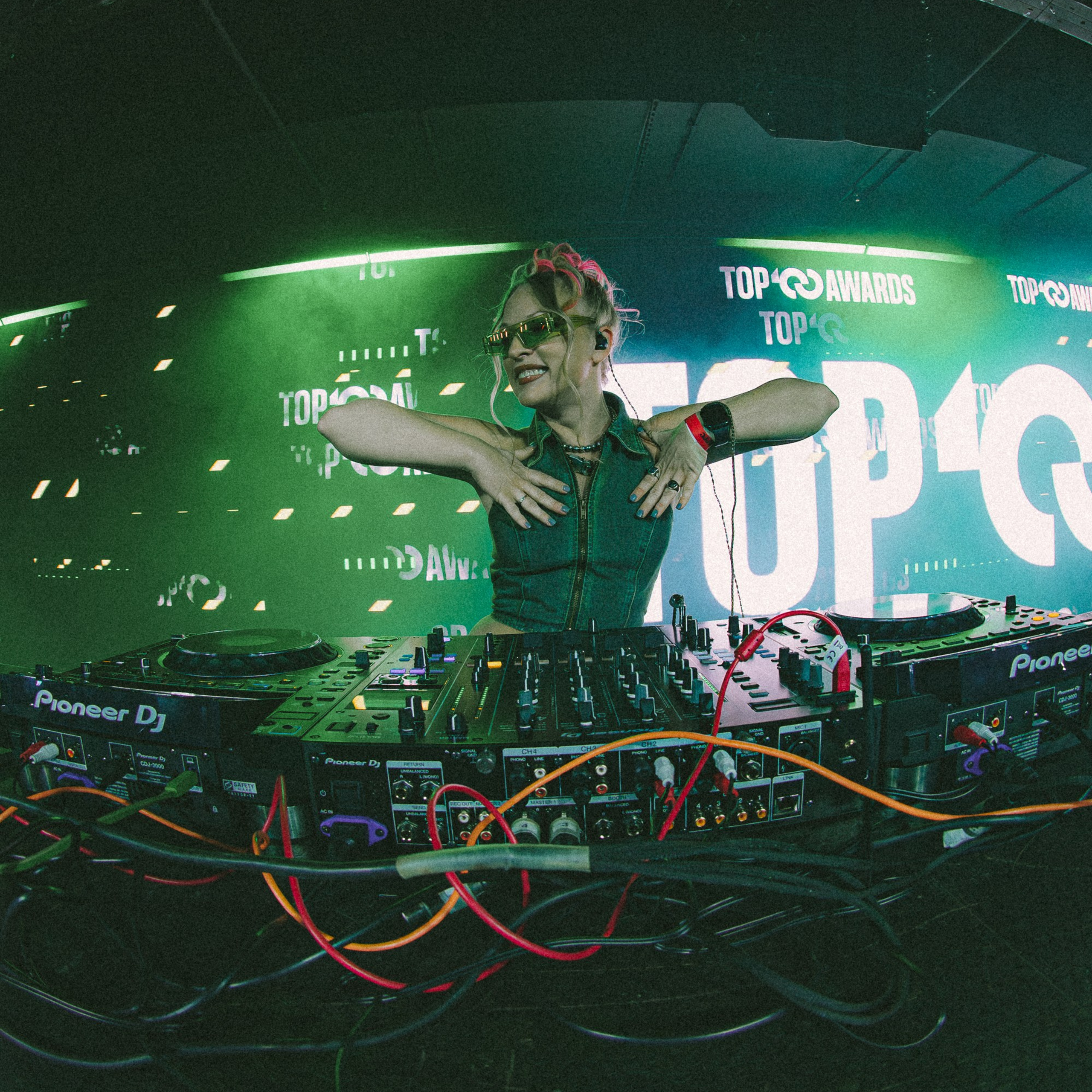 Top 100 Awards' 25. Свадебный и портретный фотограф в Москве Сергей Бузин