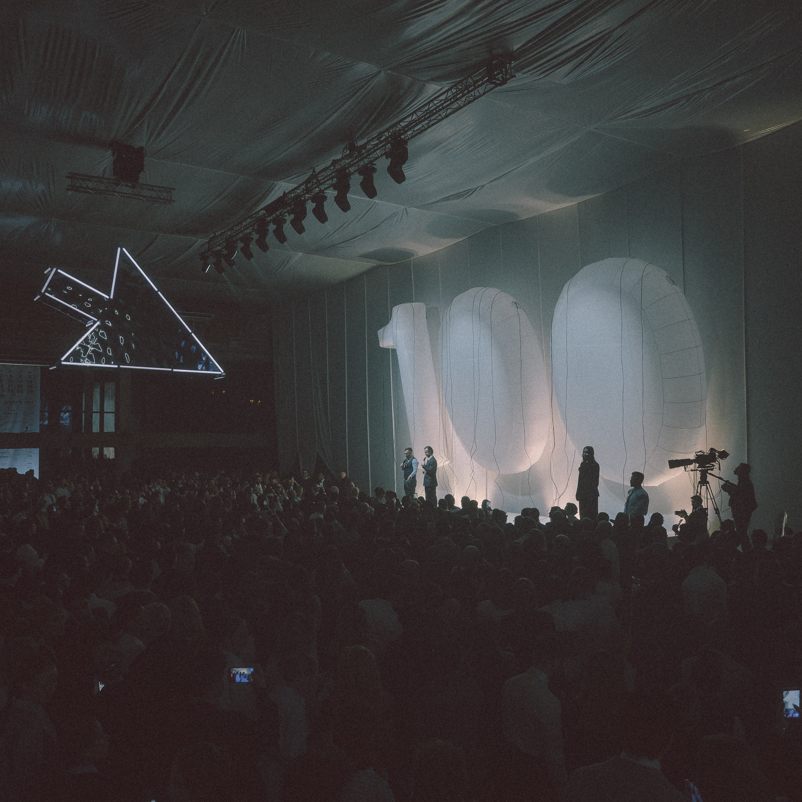 Top 100 Awards' 26. Свадебный и портретный фотограф в Москве Сергей Бузин