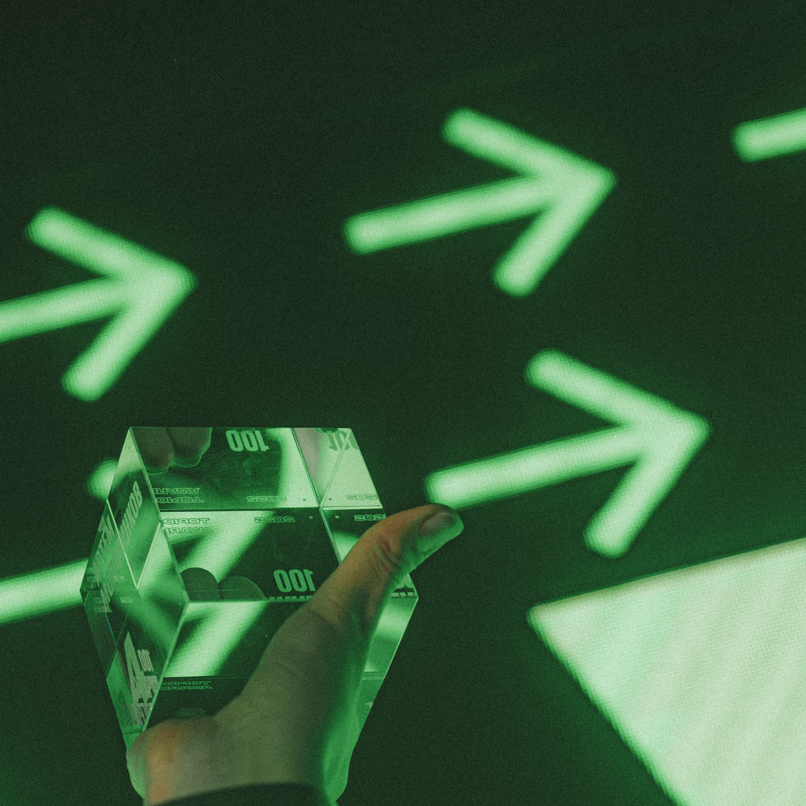 Top 100 Awards' 25. Свадебный и портретный фотограф в Москве Сергей Бузин