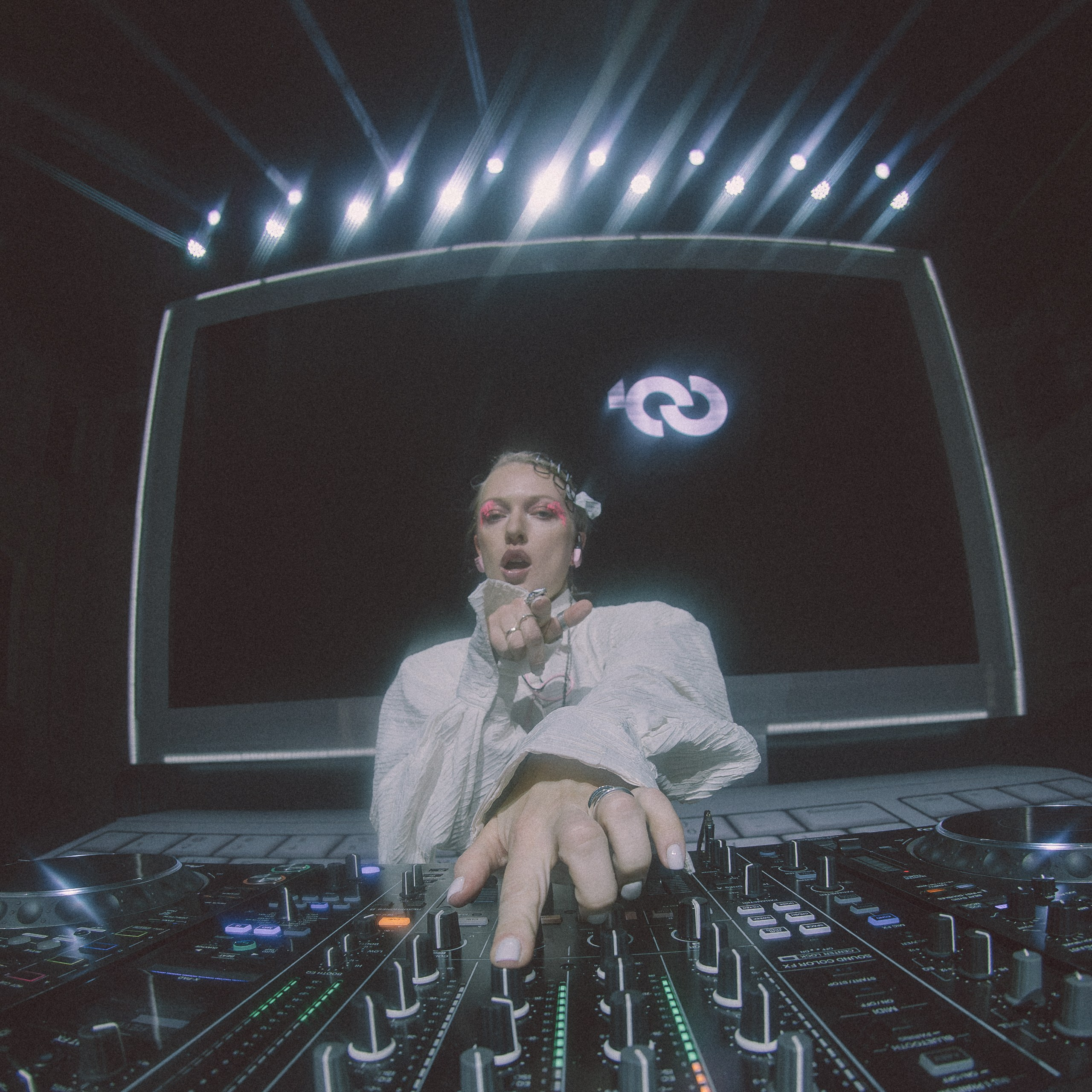 Top 100 Awards' 26. Свадебный и портретный фотограф в Москве Сергей Бузин