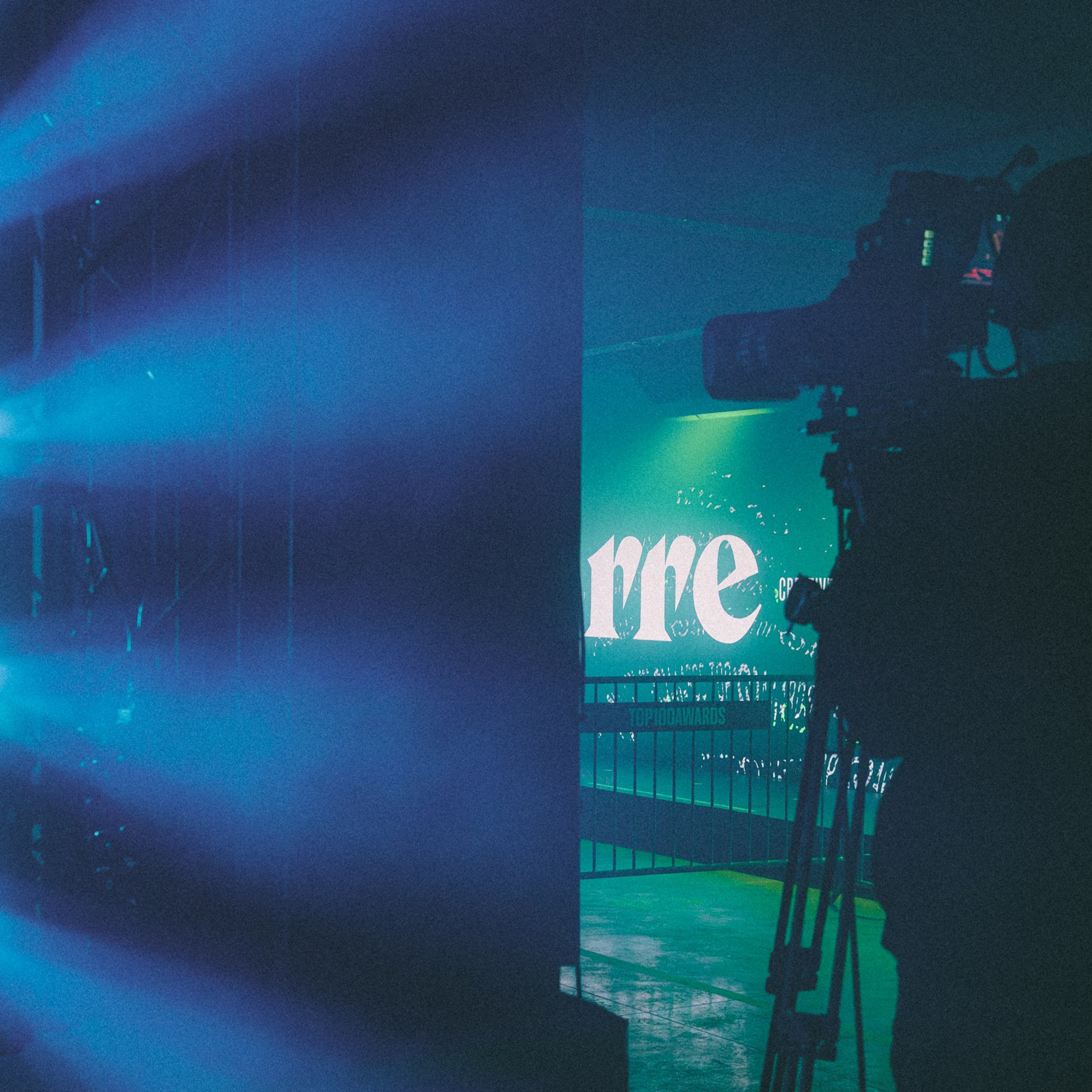 Top 100 Awards' 25. Свадебный и портретный фотограф в Москве Сергей Бузин