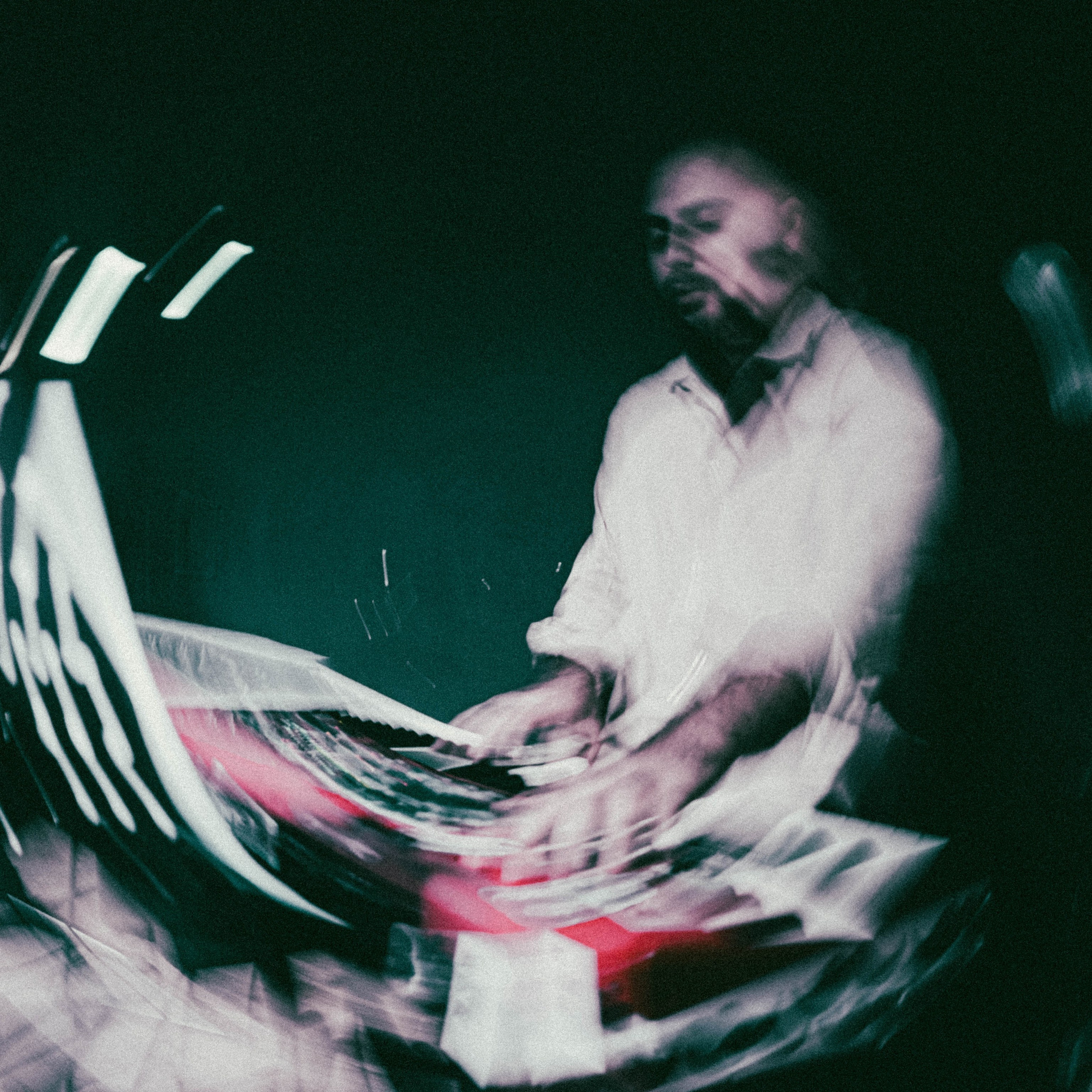 Тони Карапетян, Хассан Белькасем Беналиуа