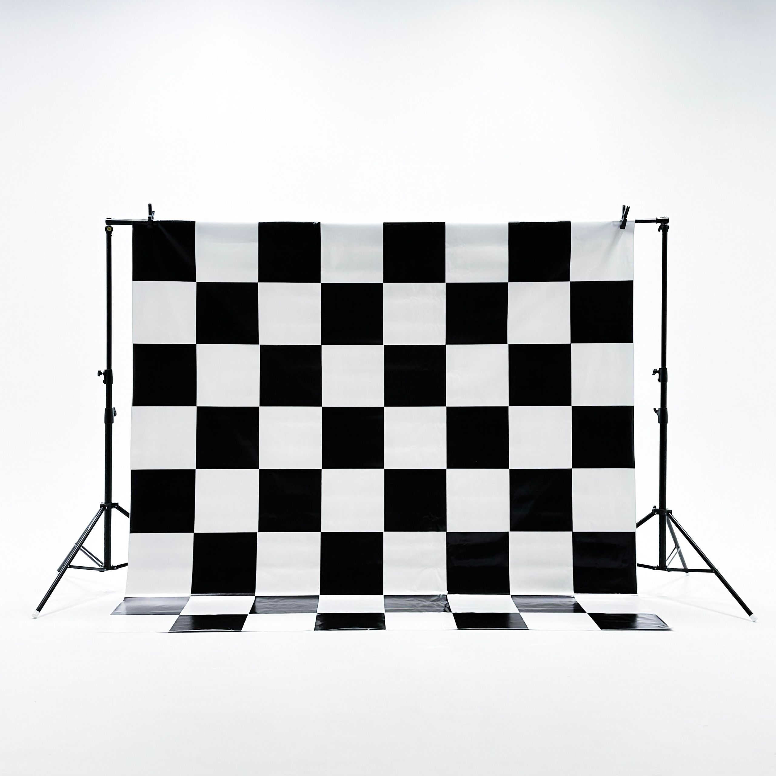 Шахматы 240×240см, 500 руб/сутки, 100 руб/час при аренде в студии