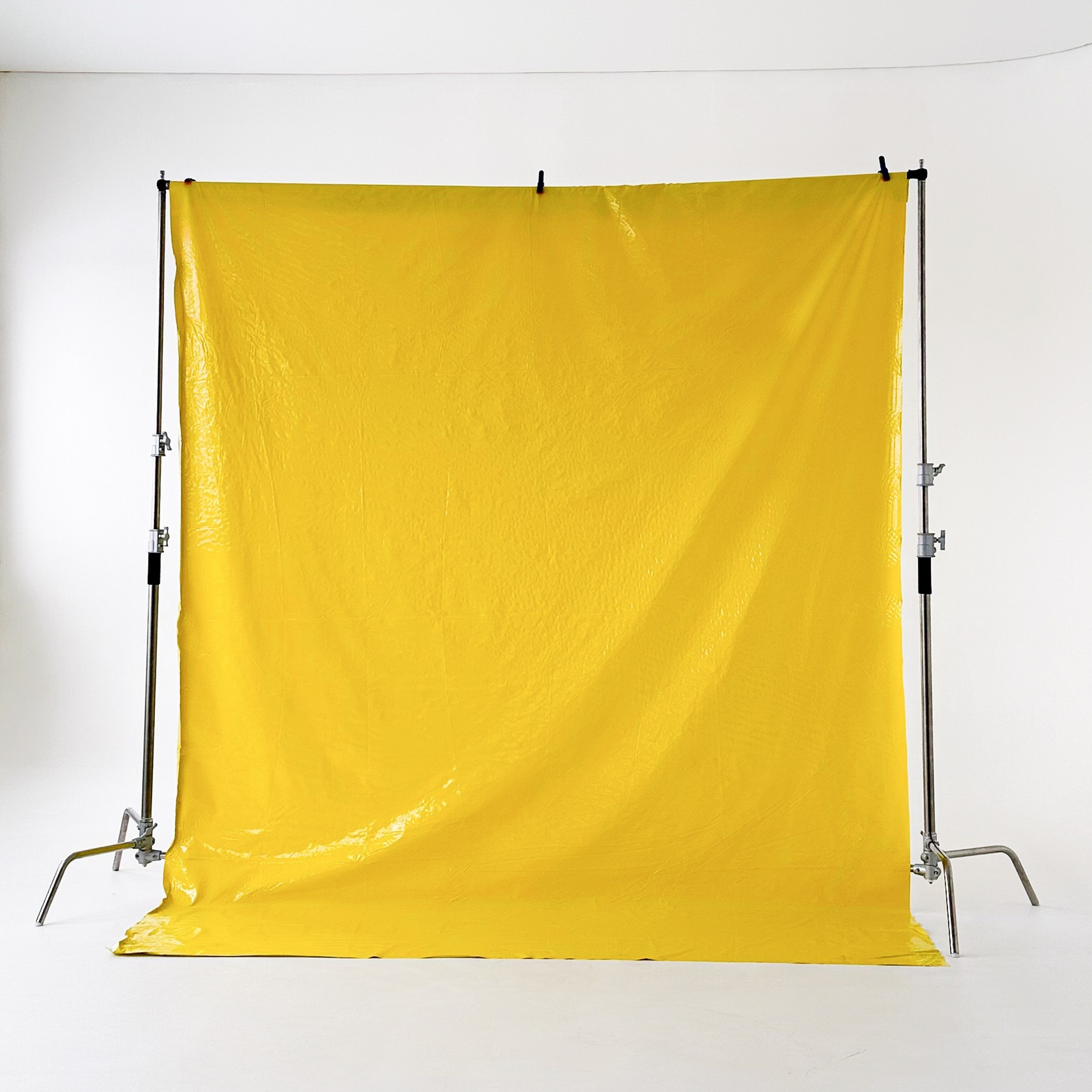 Жёлтый 245×320см, 500 руб/сутки, бесплатно при аренде в студии