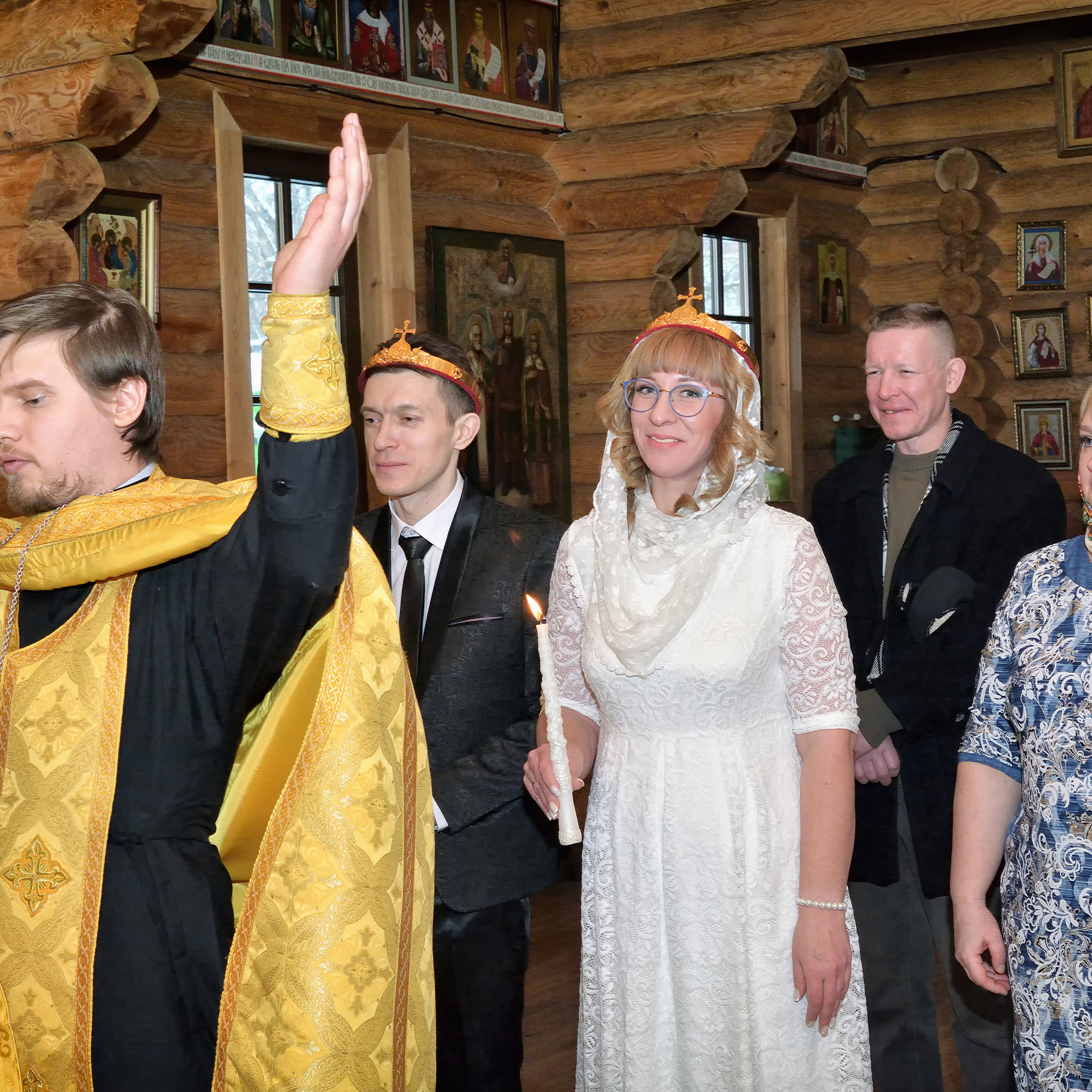 Венчания Ильи и Аллы в храме преподобного человека Божия Алексия в Садовниках. Свадебный фотограф Олег Шатохин  Москва и Московской область