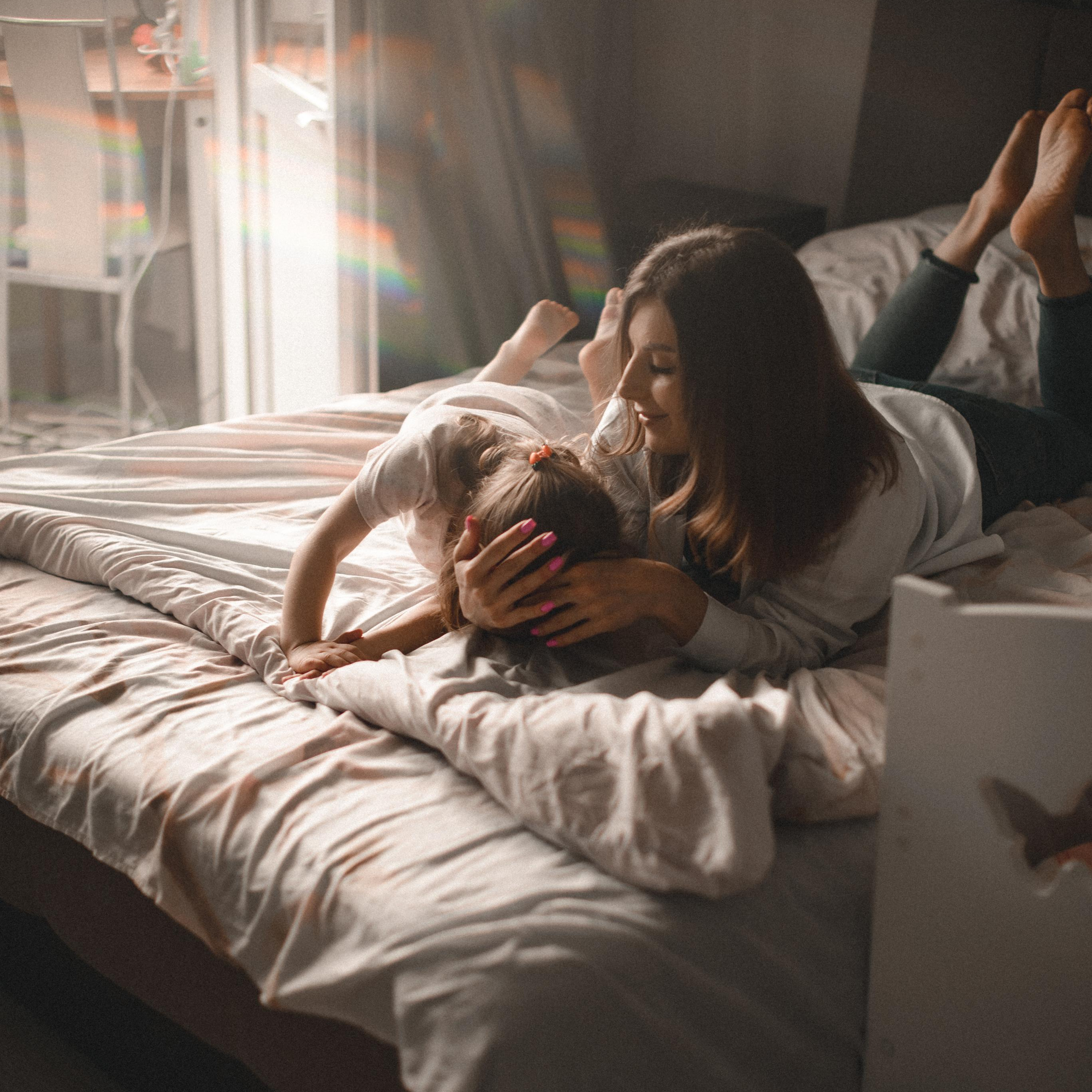 Прекрасное утро мамы и дочки